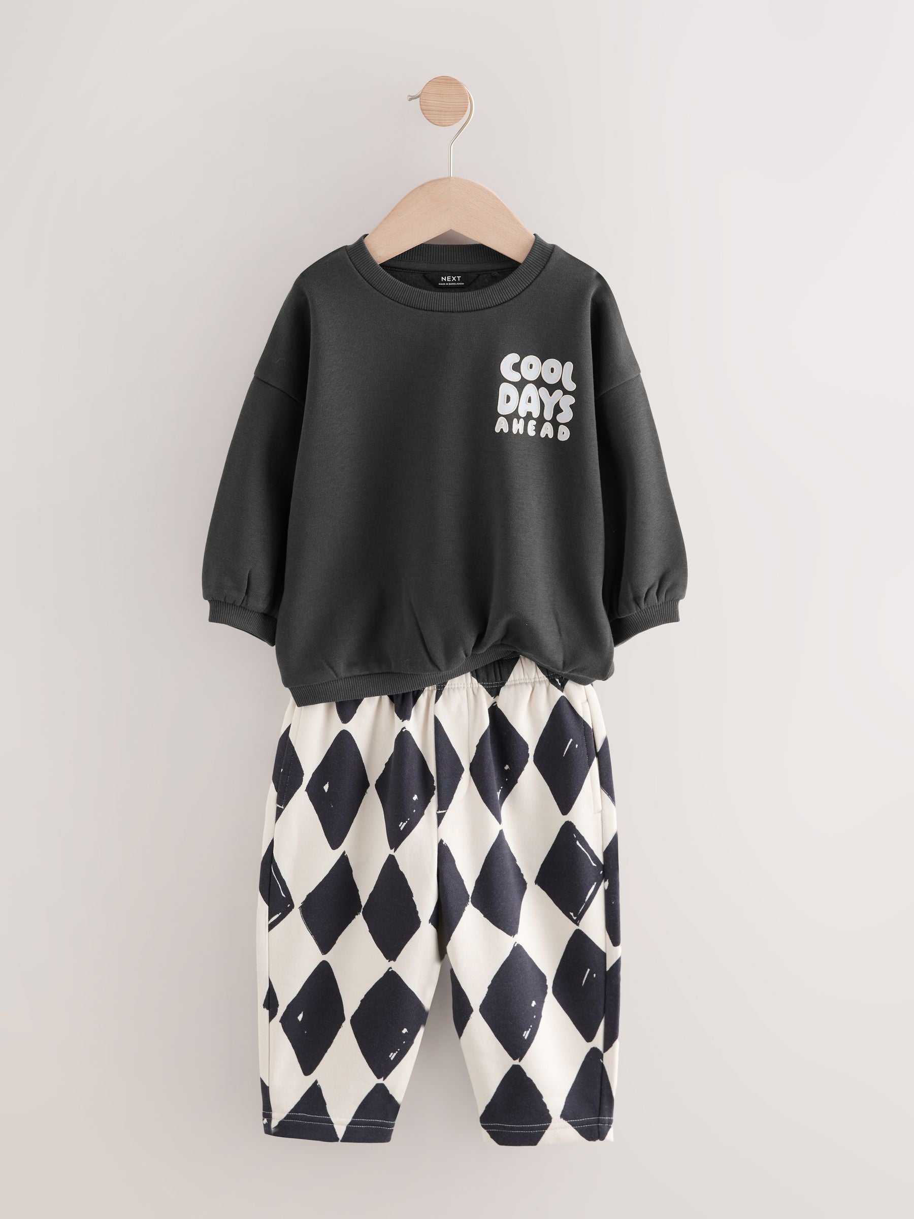 Black/White Printed 2 Pack Sweatshirt And Stripe Joggers Set (3mths-7yrs) image 8