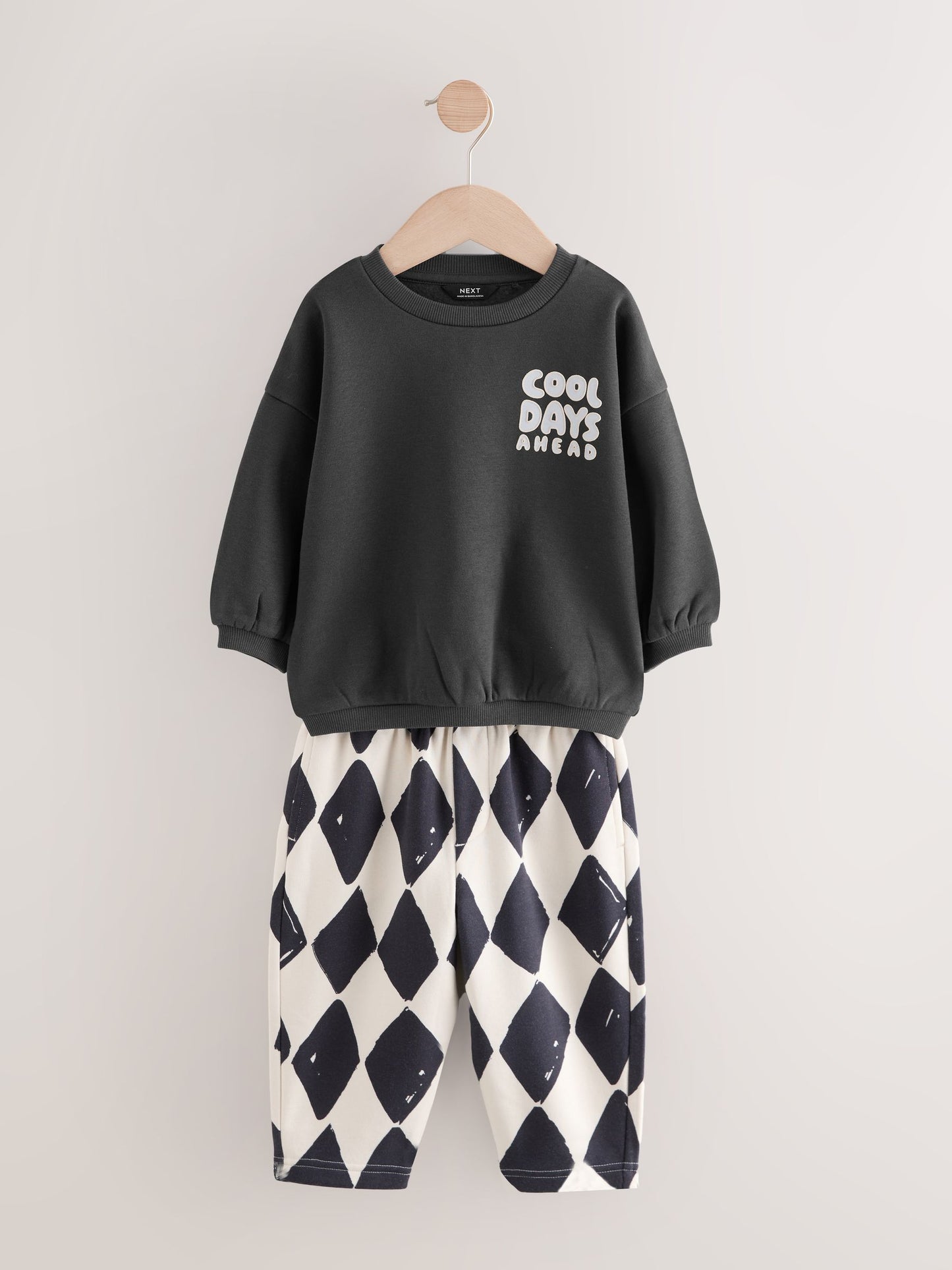 Black/White Printed 2 Pack Sweatshirt And Stripe Joggers Set (3mths-7yrs) image 9
