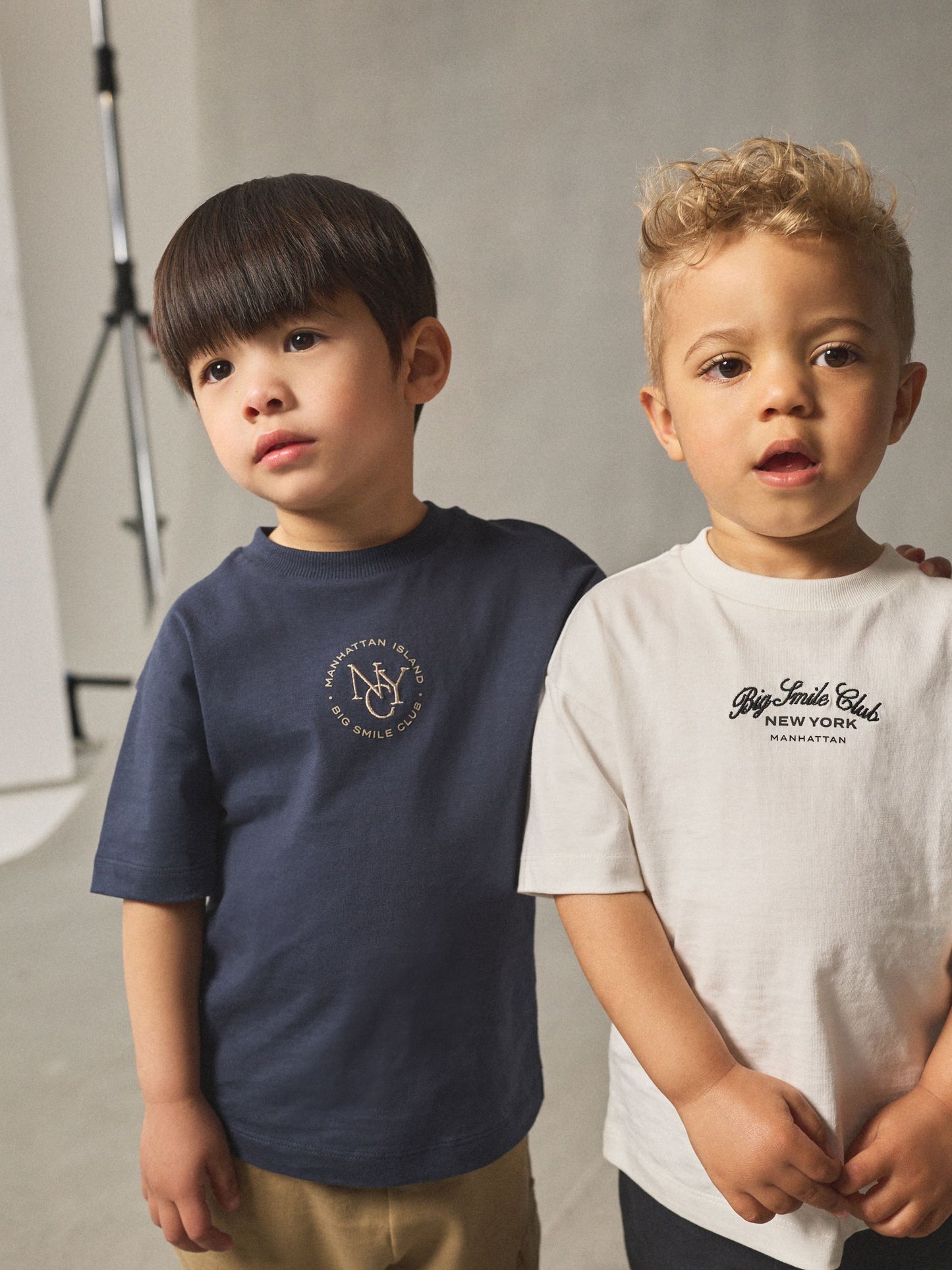 Navy/White Short Sleeve T-Shirt and Utility Joggers Set 2 Pack (3mths-7yrs) image 3