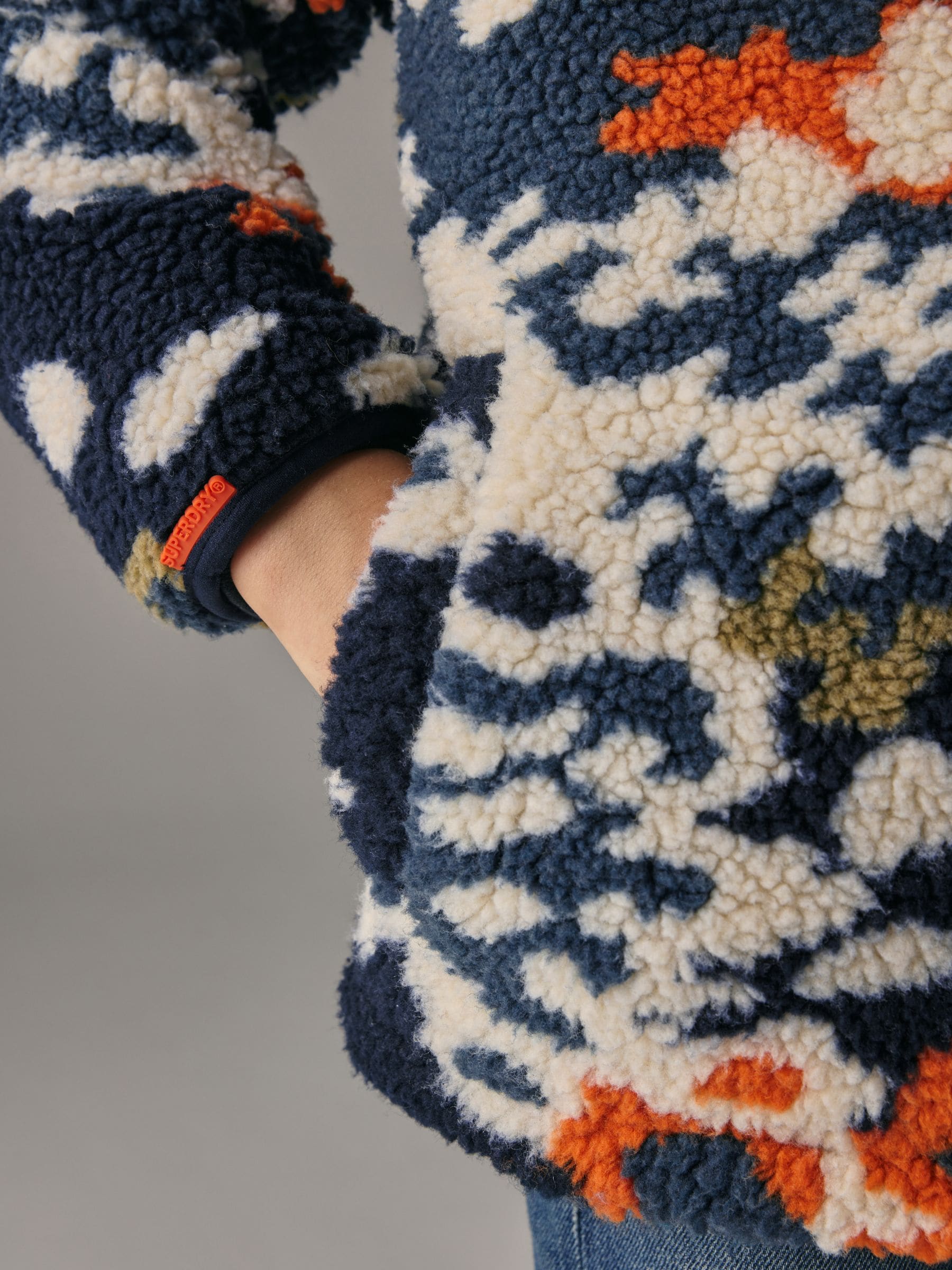 Dsiney Kidz - Superdry Multi Borg Zip Through Jacket image 4
