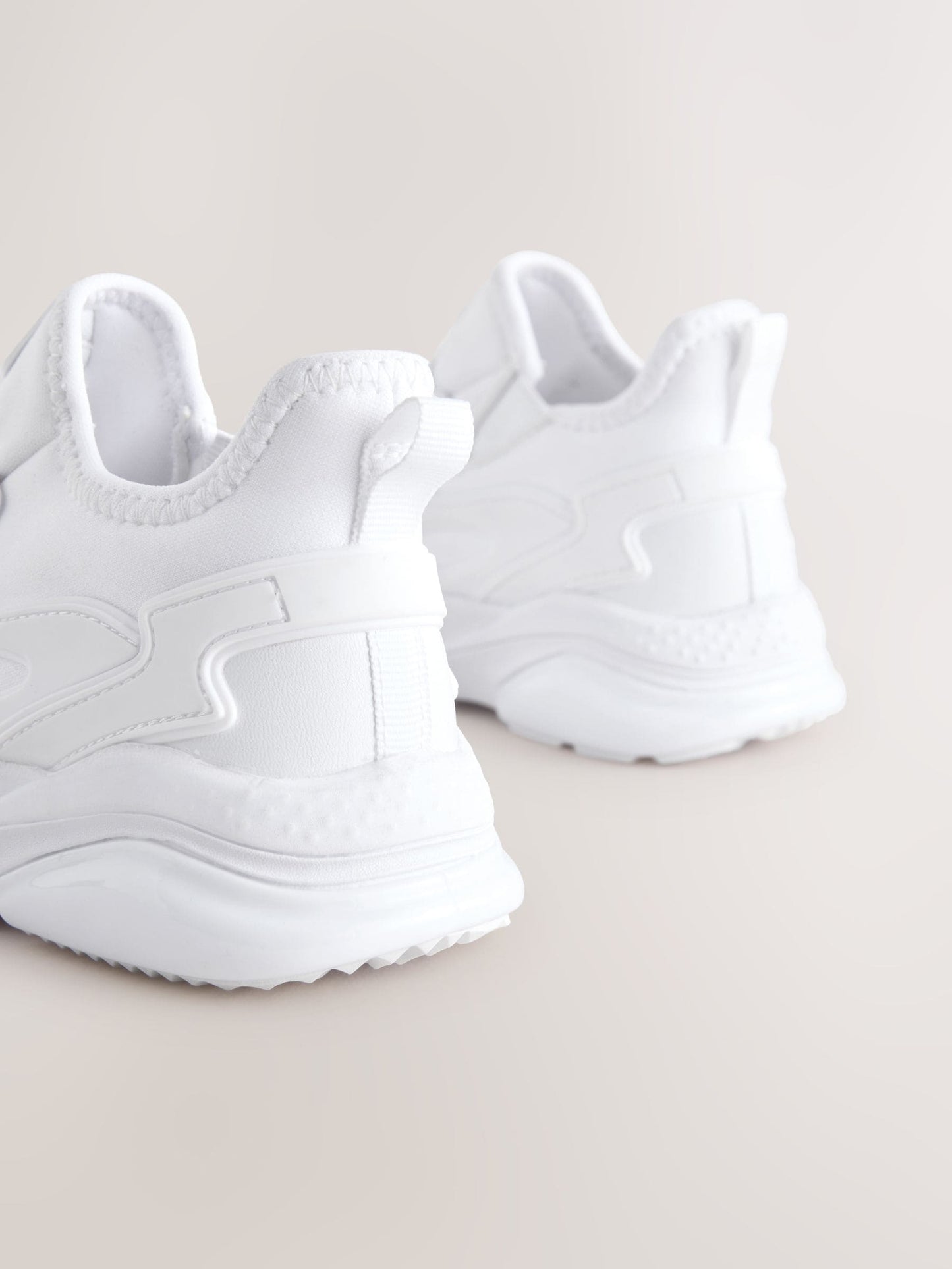 White Wide Fit (G) Elastic Lace Trainers image 4