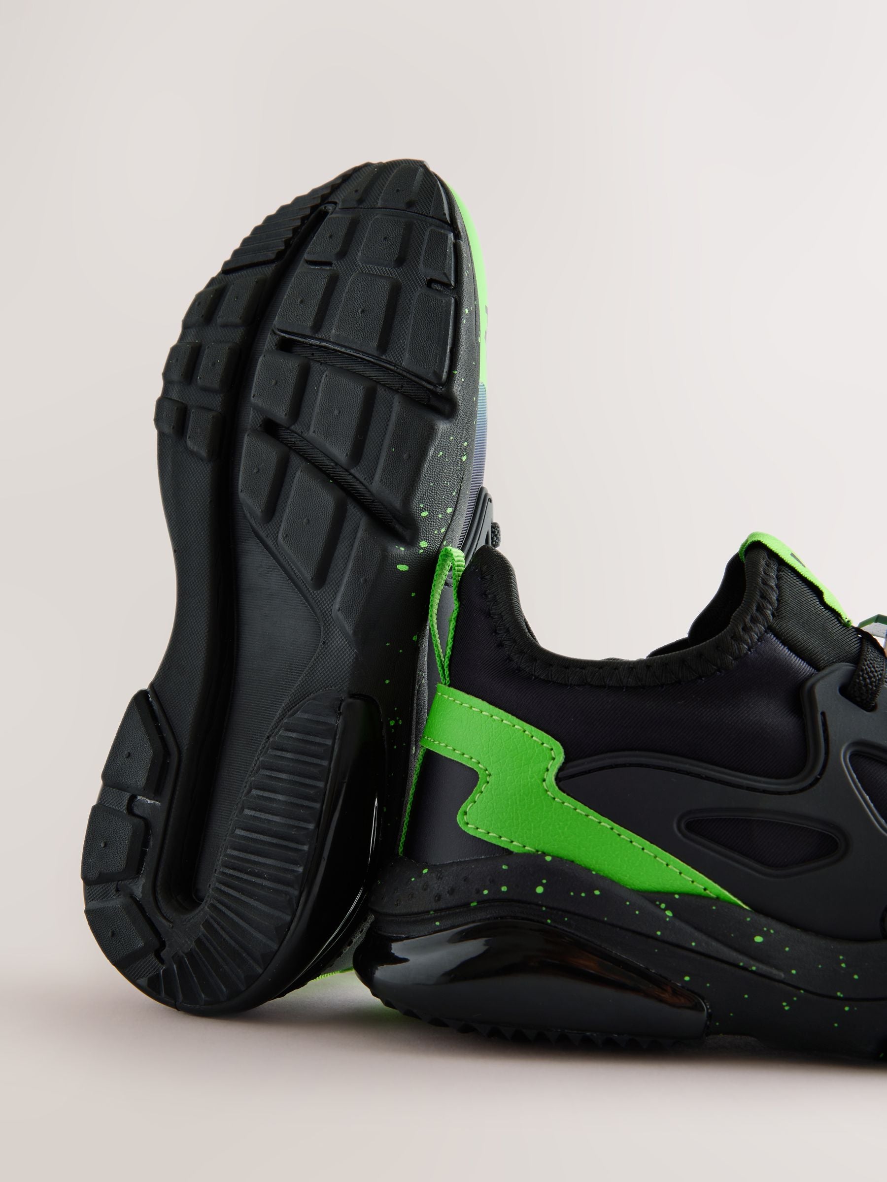 Black Wide Fit (G) Minecraft Elastic Lace Trainers image 4
