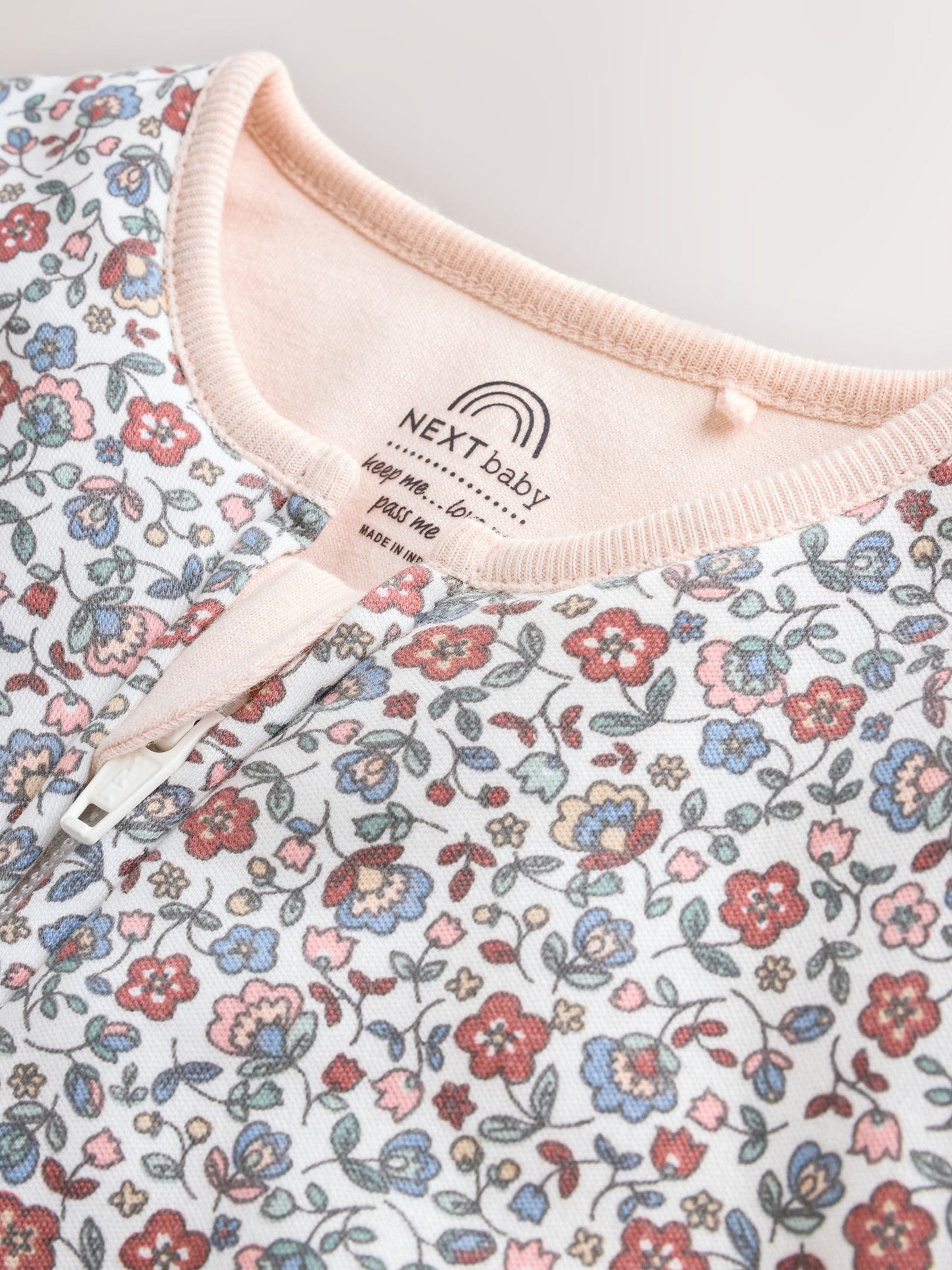 Ecru Floral 2.5 TOG Wadded Baby Sleepsuit image 4