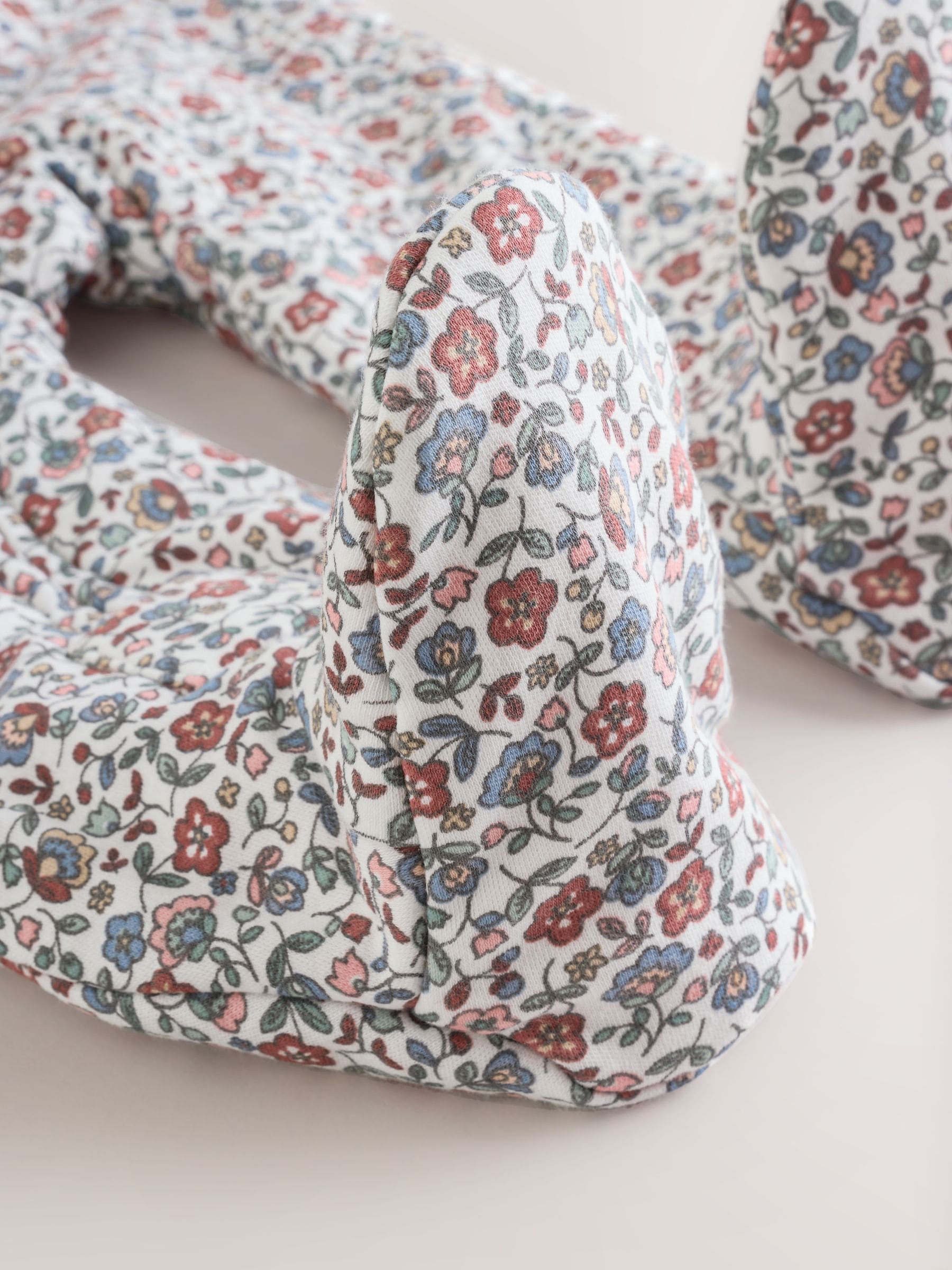 Ecru Floral 2.5 TOG Wadded Baby Sleepsuit image 5