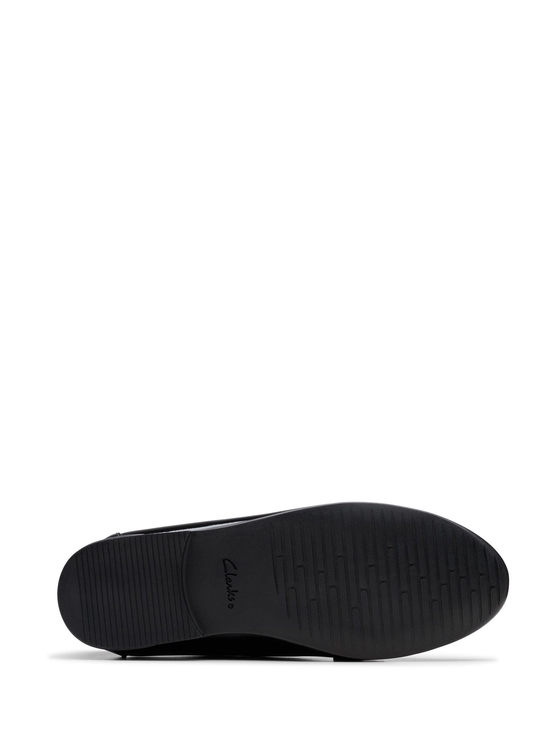 Dsiney Kidz - Clarks Black Patent Standard Fit (F) Finja Loafer Older Shoes image 6