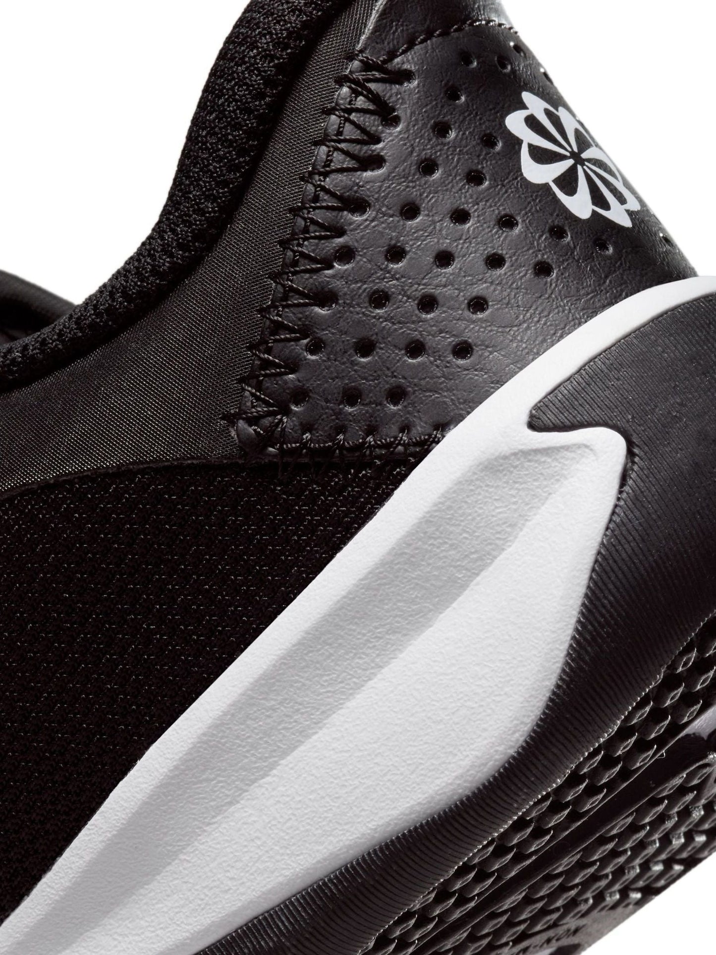 Nike Black/White Junior Omni Court Trainers image 10
