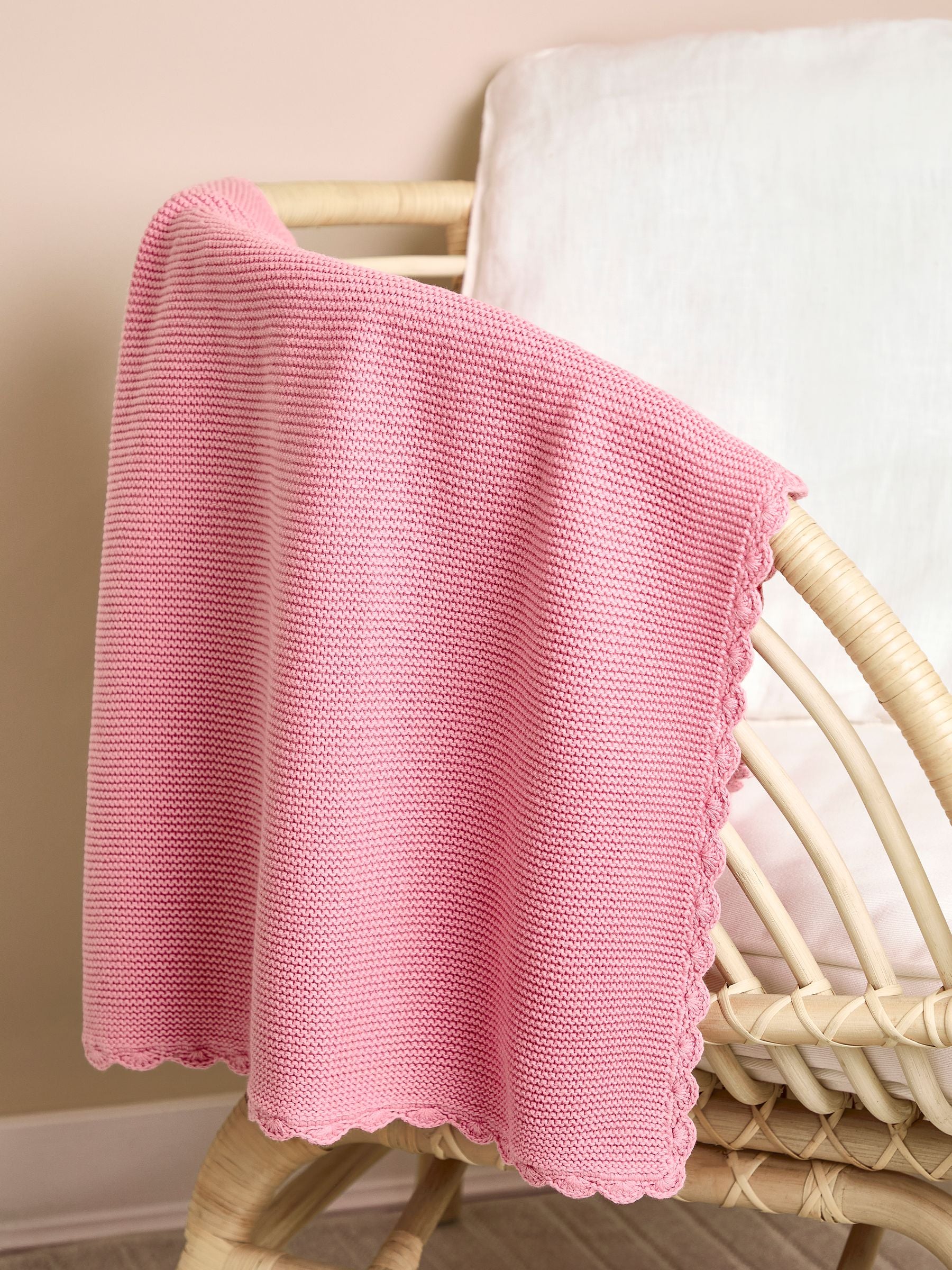JoJo Maman Bébé Dusky Pink Scalloped Edge Blanket image 1