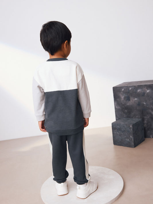 Black/White Long Sleeve Soft Touch T-Shirt and Joggers Set (3mths-7yrs) image 2