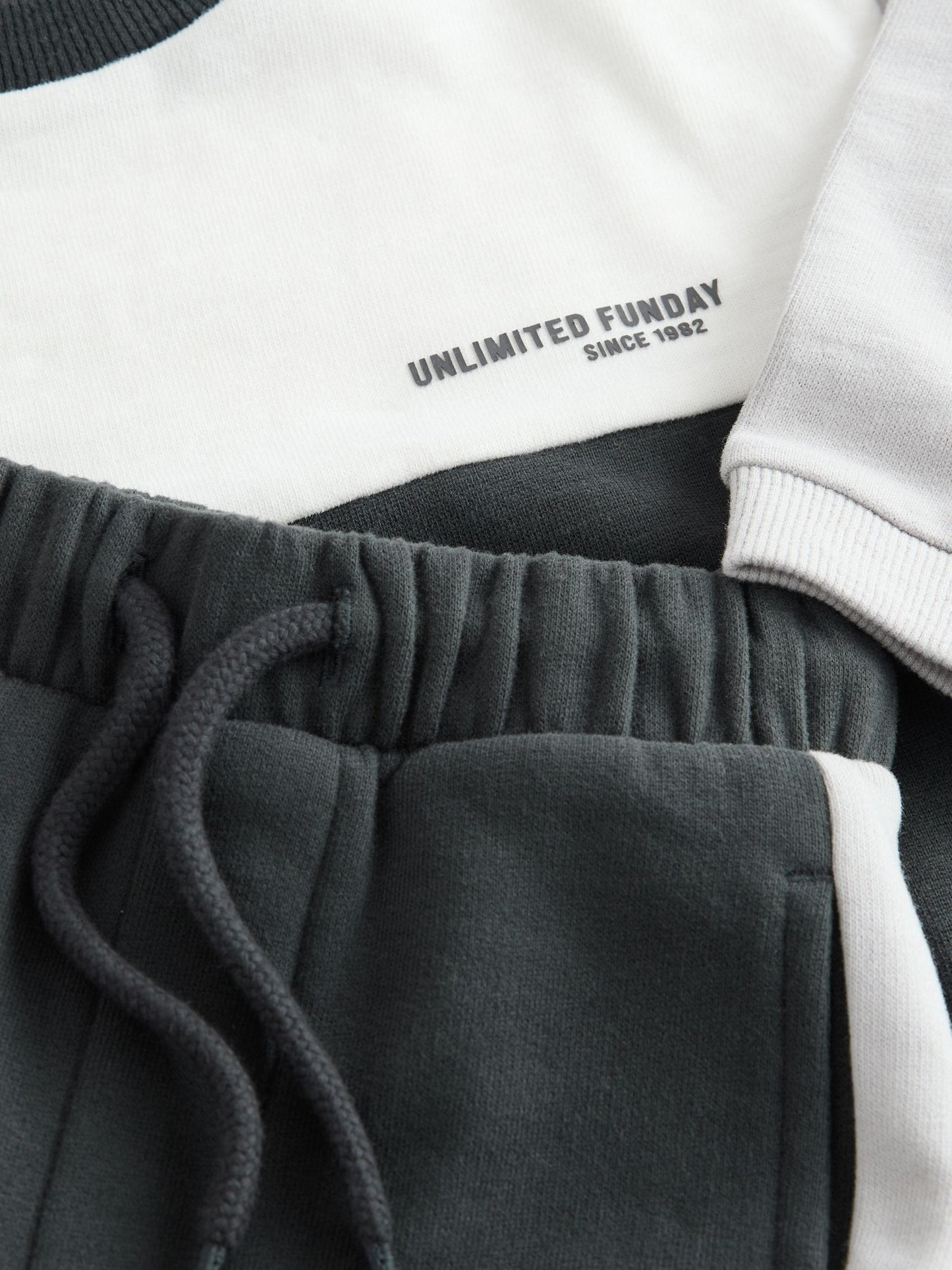 Black/White Long Sleeve Soft Touch T-Shirt and Joggers Set (3mths-7yrs) image 7
