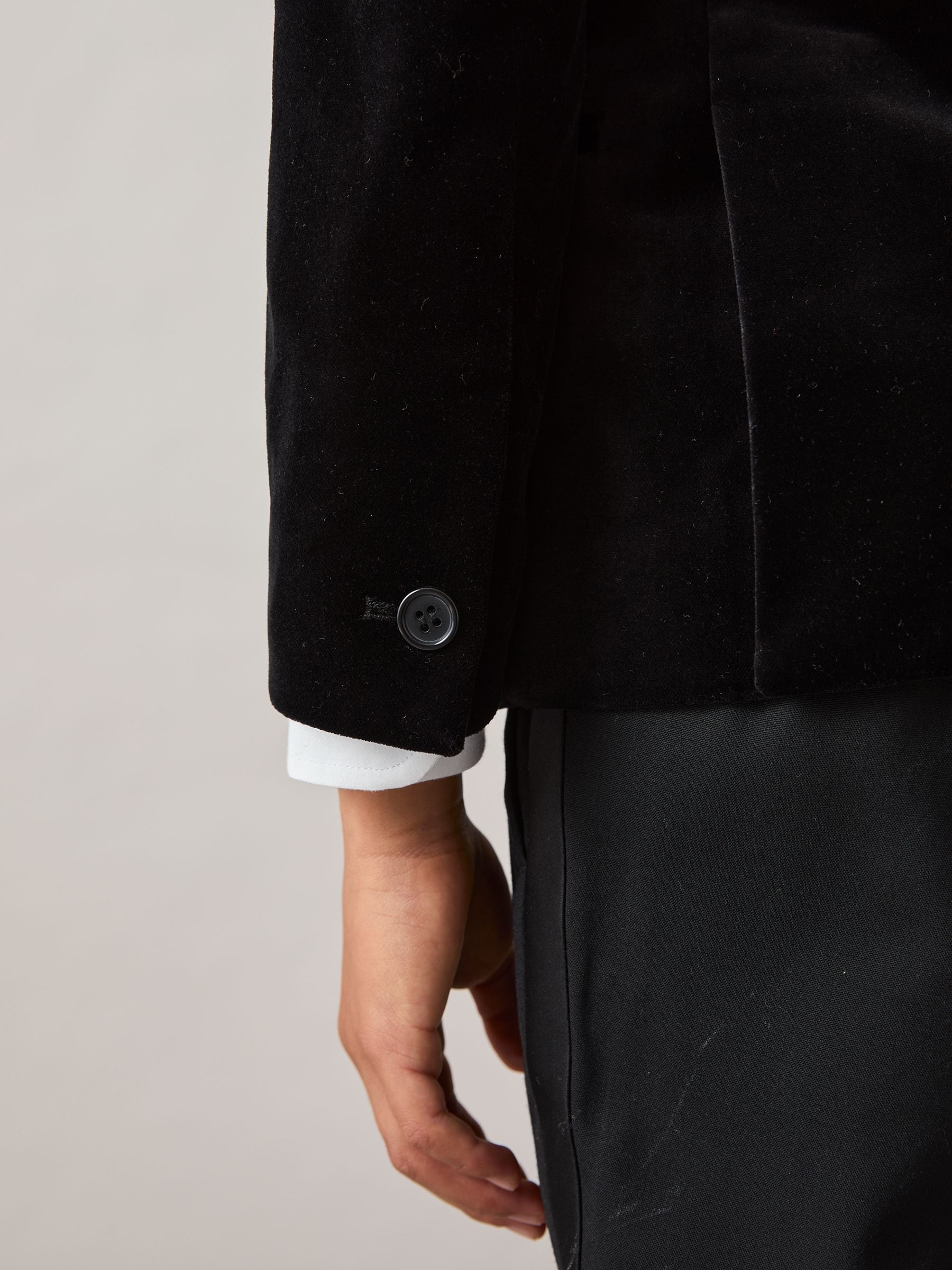 Reiss Black Ace 3-9 yrs Single-Breasted Velvet Blazer image 4