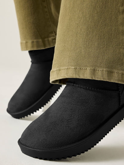 Regatta Black Risley Junior Short Cosy Lined Waterproof Boots image 2