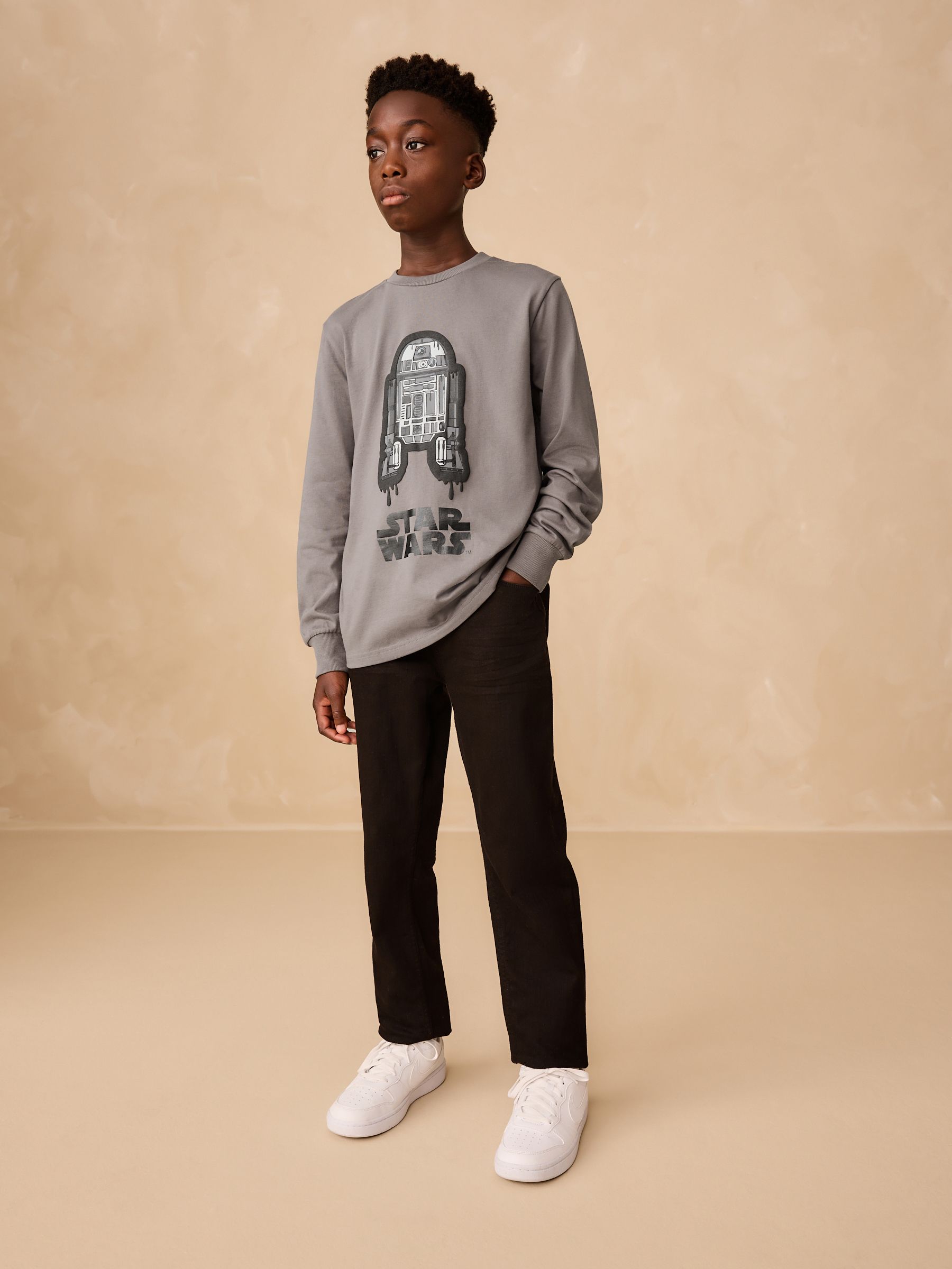Dsiney Kidz - Charcoal Grey Long Sleeve Star Wars T-Shirt (3-16yrs) image 2