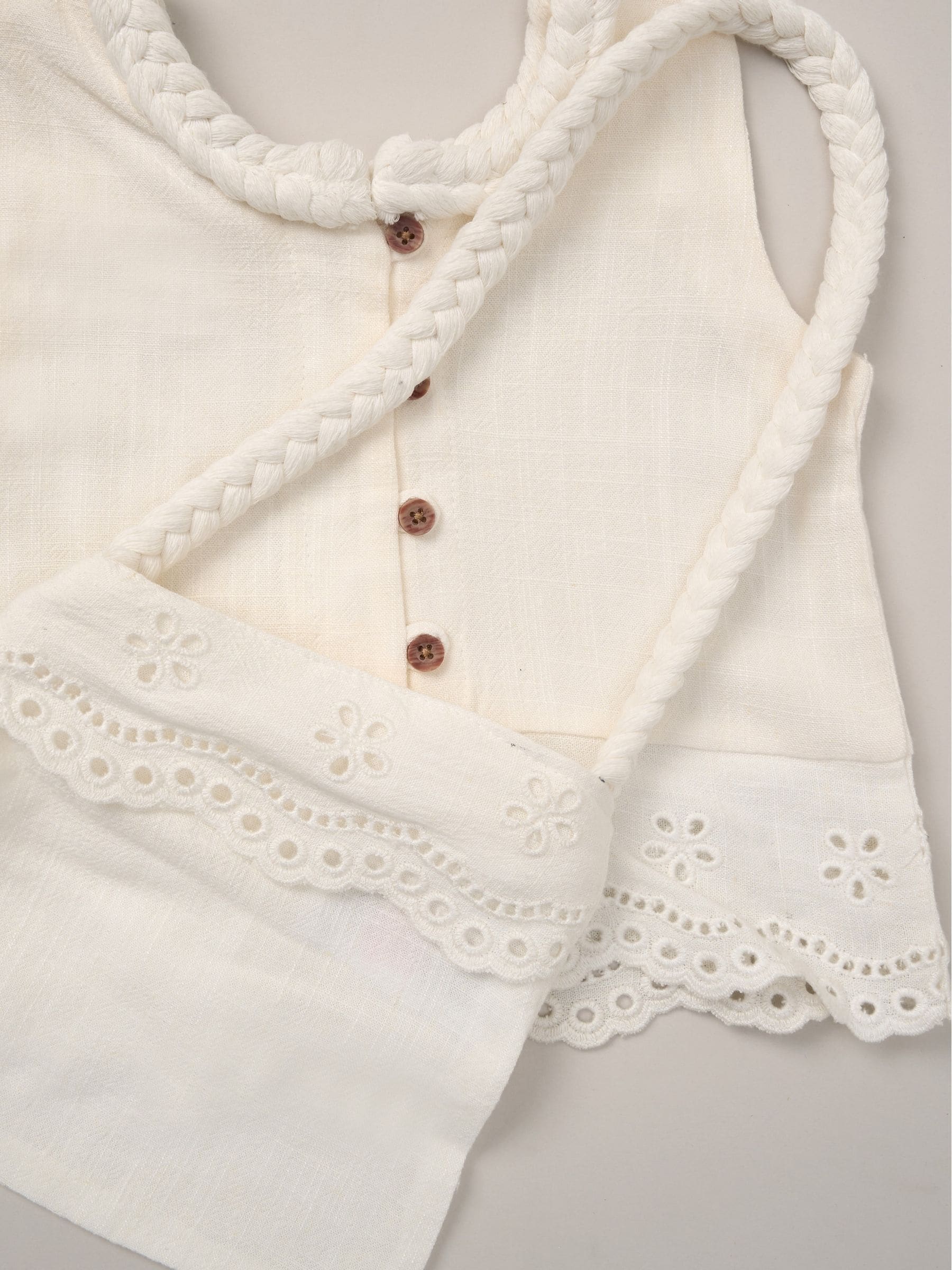 Dsiney Kidz - Miss White Broderie Crop Top Jeans And Bag Outfit Set image 6