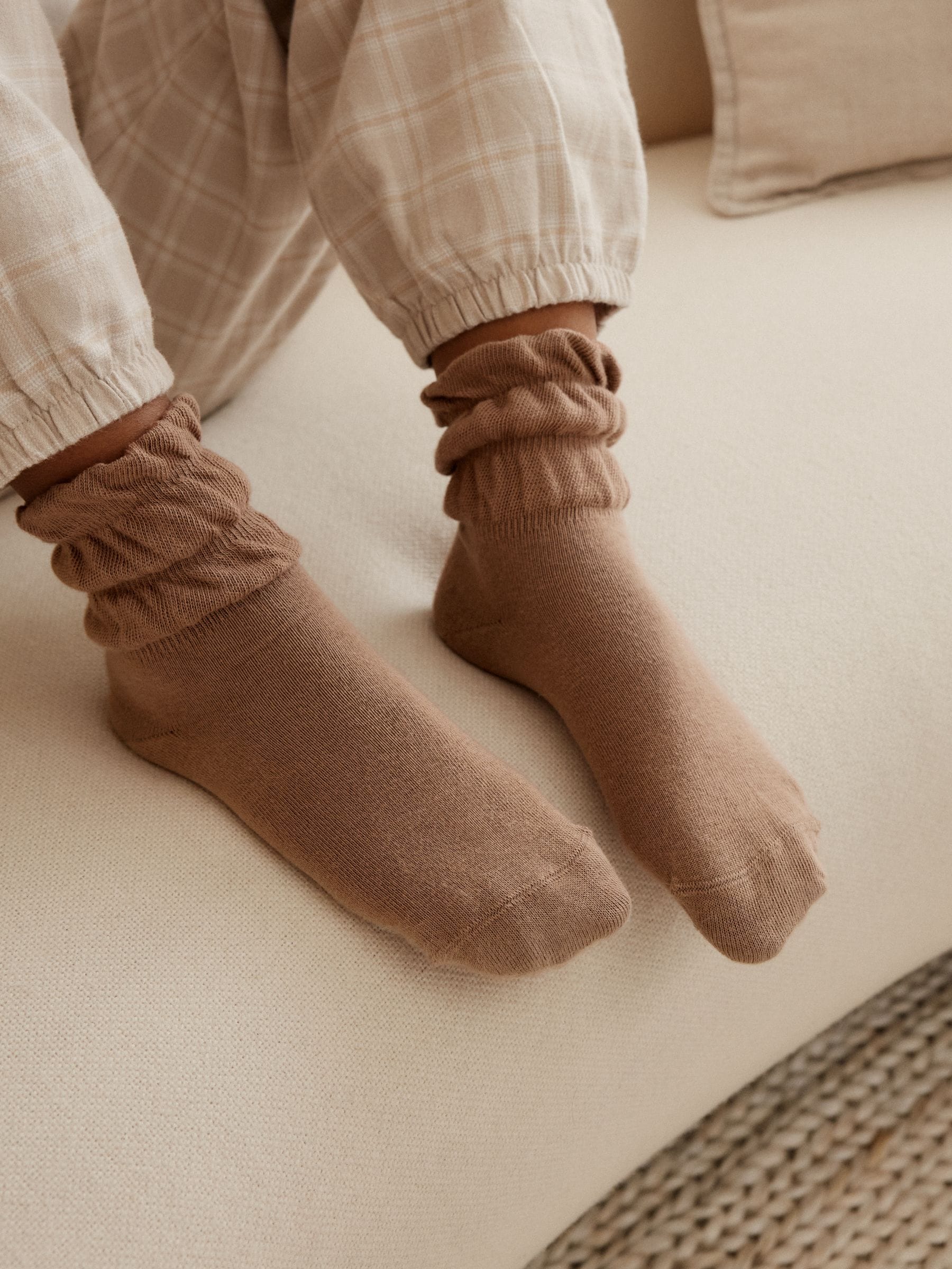 Burgundy Red and Tan Brown Slouchy Ankle Socks 2 Pack image 3
