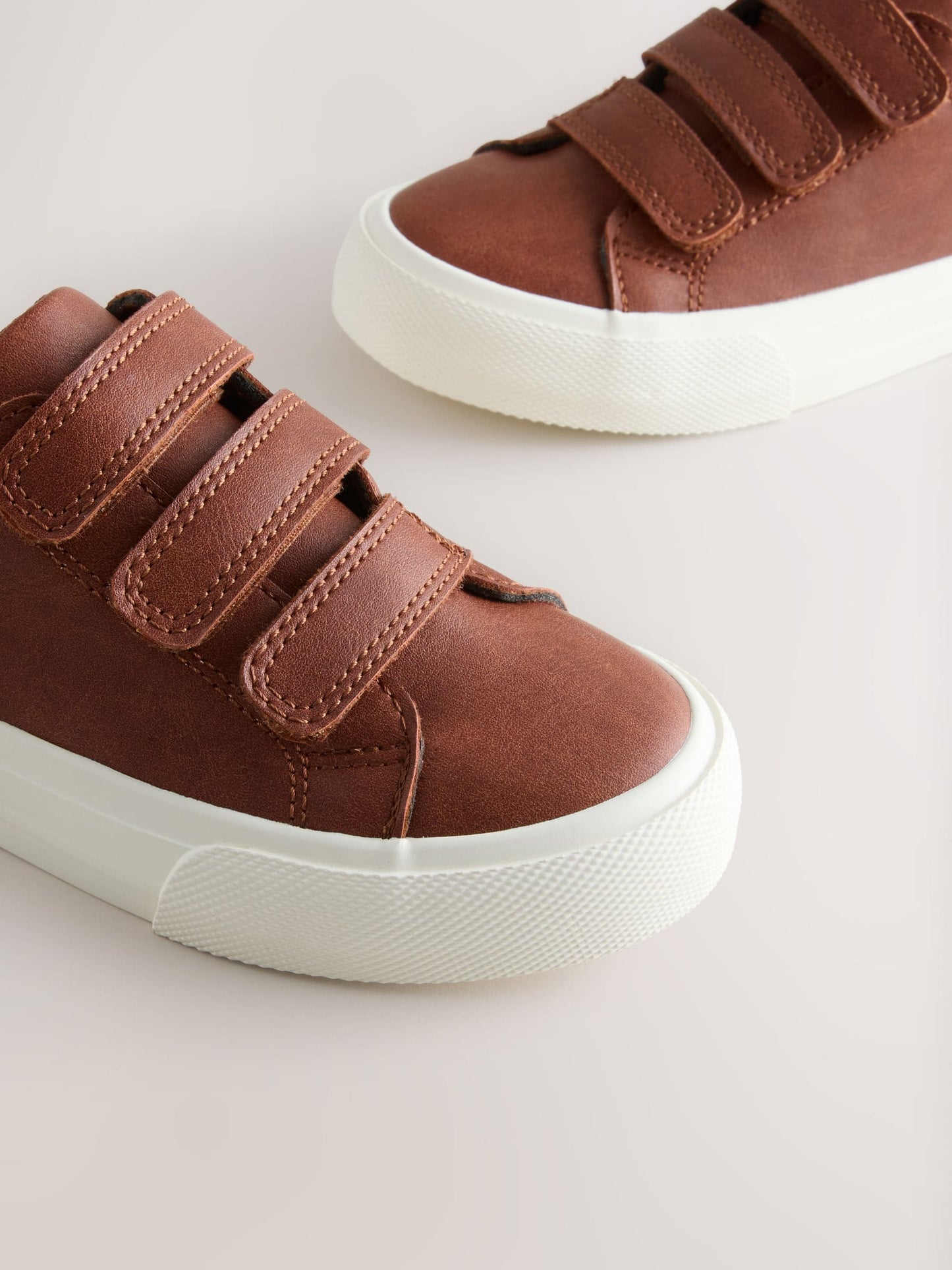 Tan Brown Standard Fit (F) Touch Fastening Smart Trainers image 4