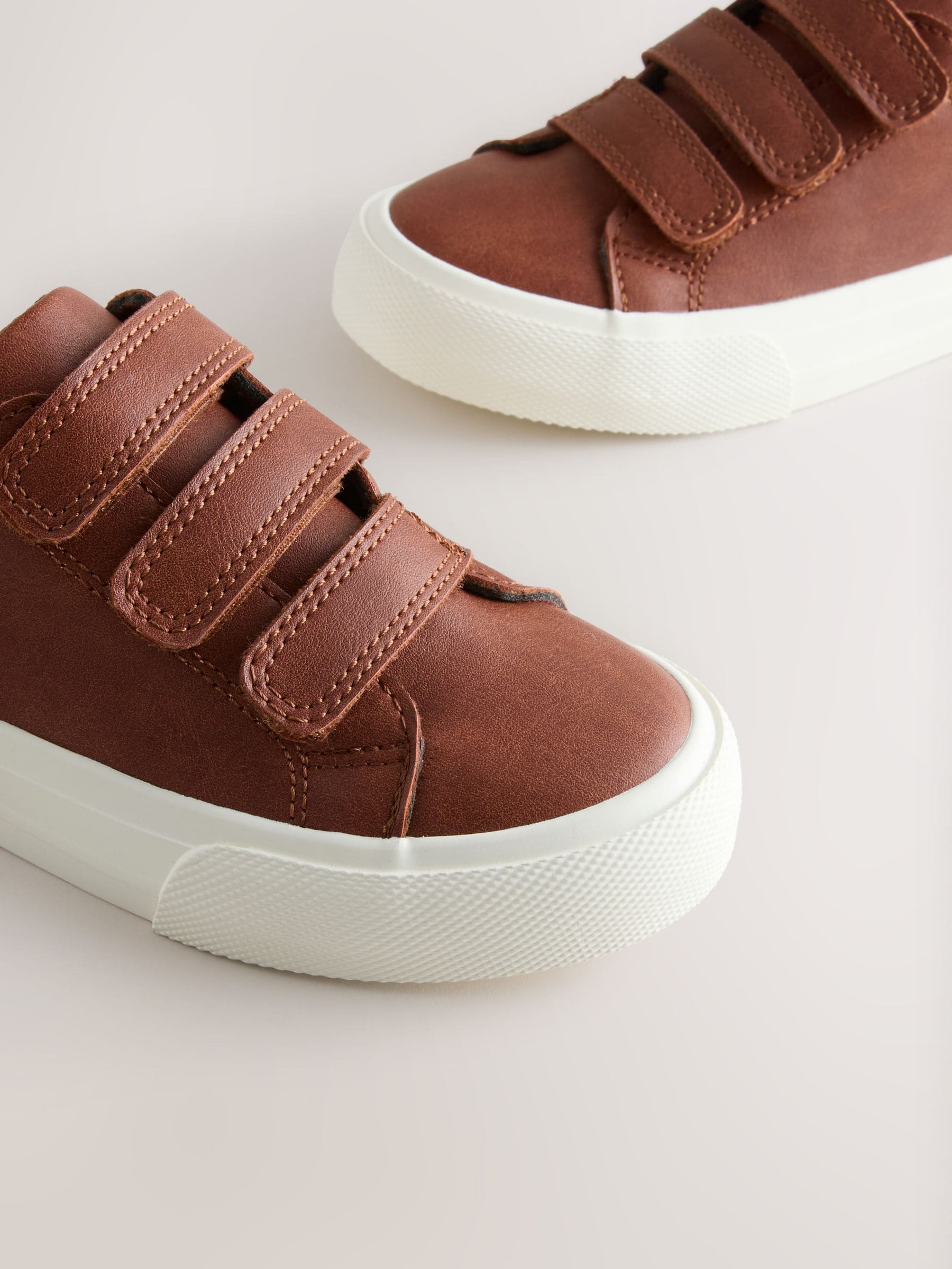 Tan Brown Wide Fit (G) Touch Fastening Smart Trainers image 3