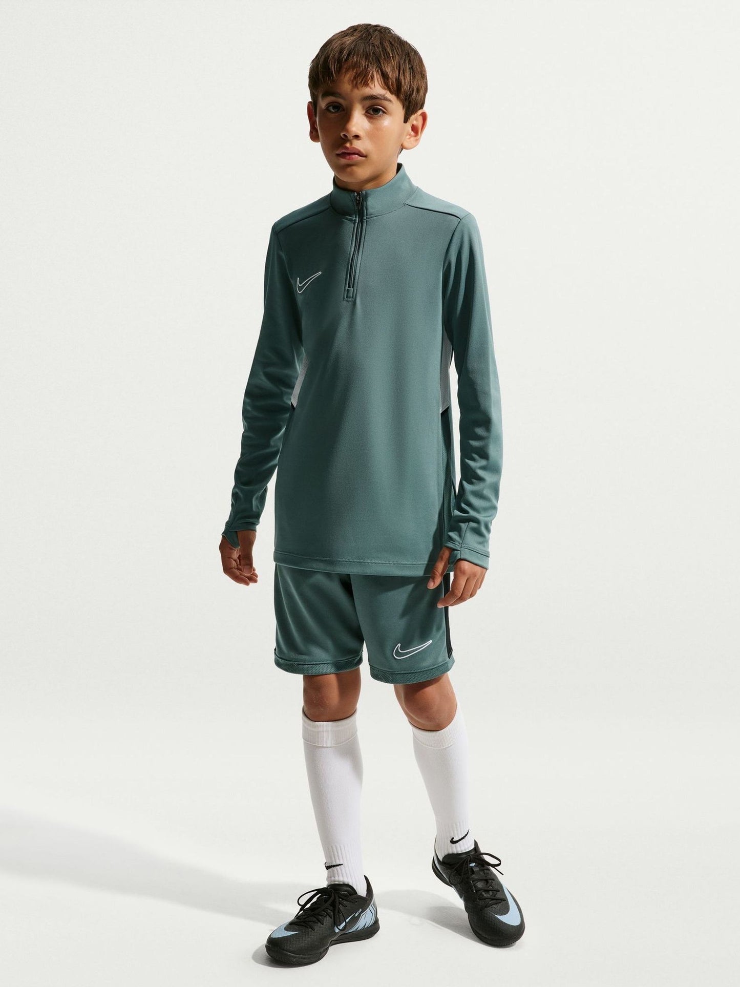 Dsiney Kidz - Nike Green Academy Shorts image 1