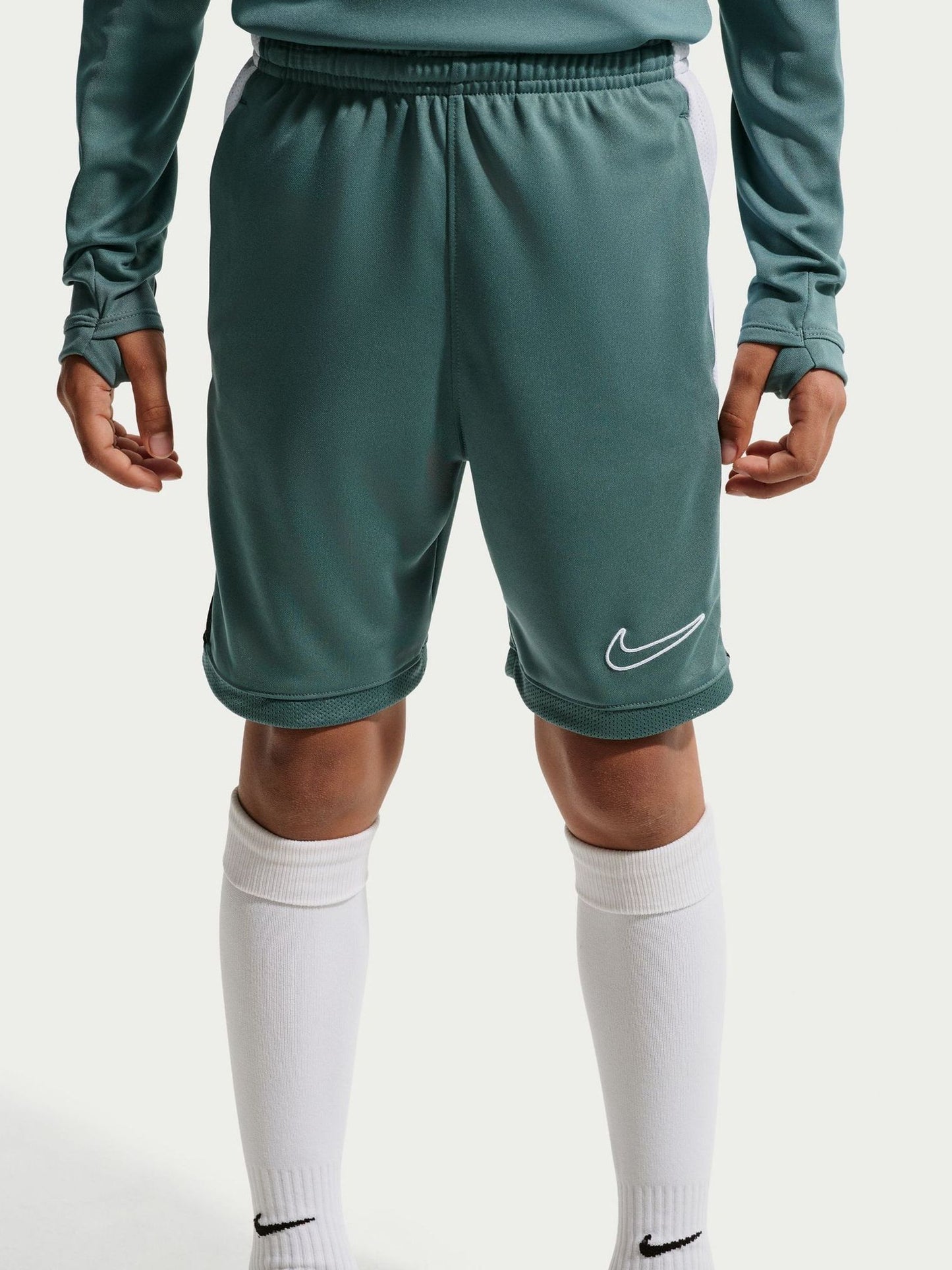 Dsiney Kidz - Nike Green Academy Shorts image 5