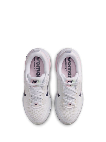 Nike White/Pink Youth Vomero 18 Road Running Trainers image 4
