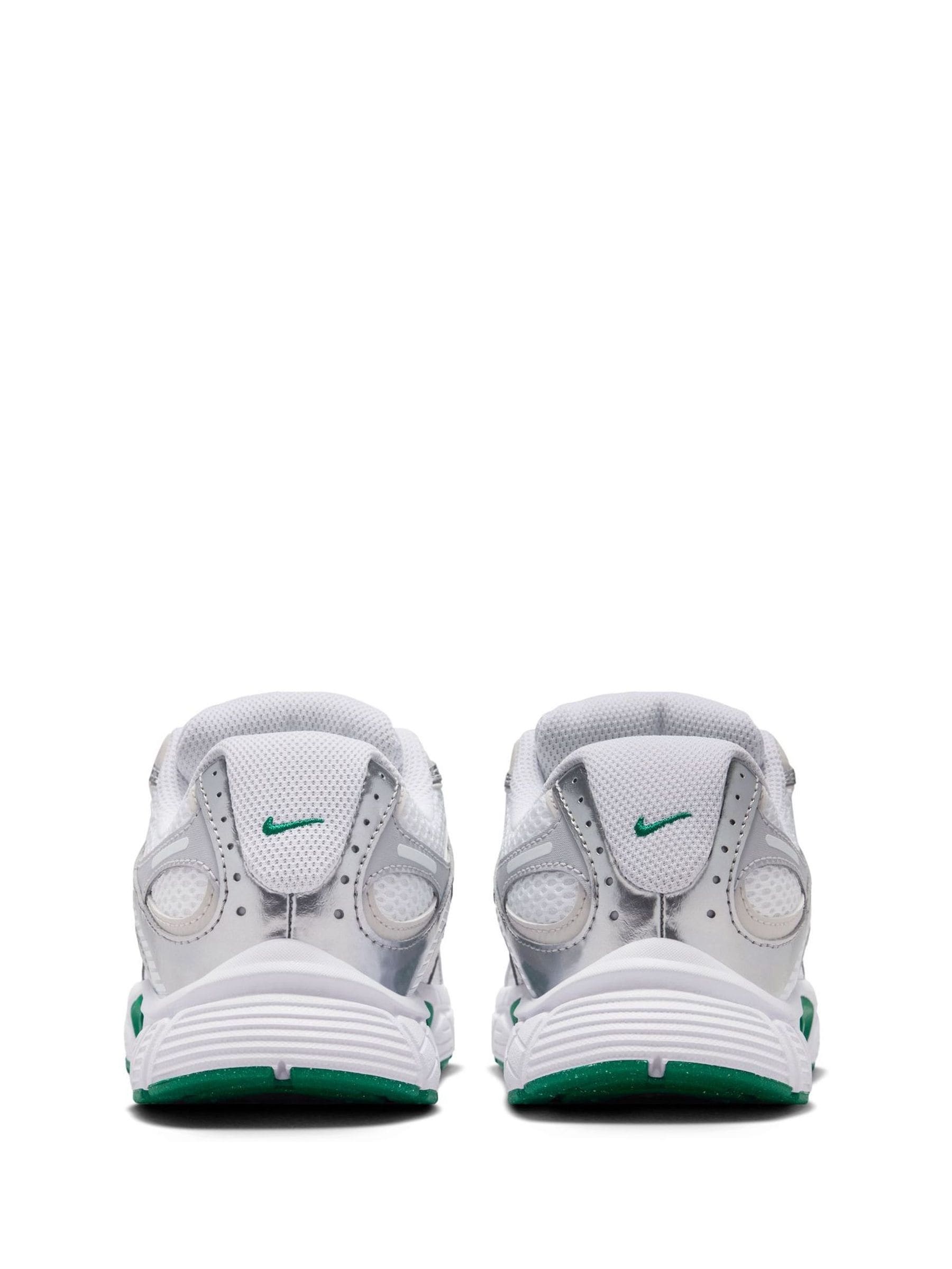 Nike White/Silver Green Youth V5 Runner Trainers image 4