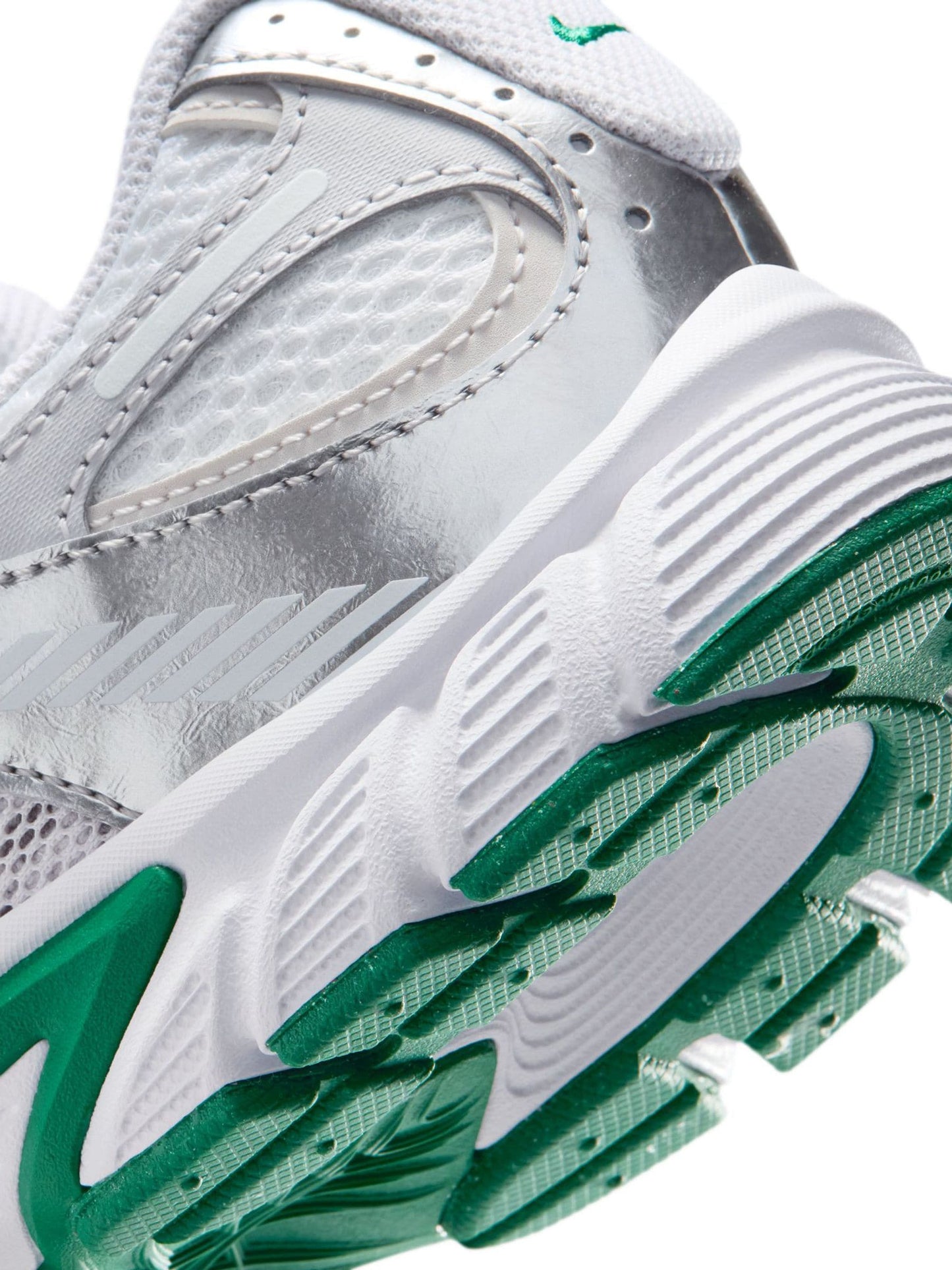 Nike White/Silver Green Youth V5 Runner Trainers image 7