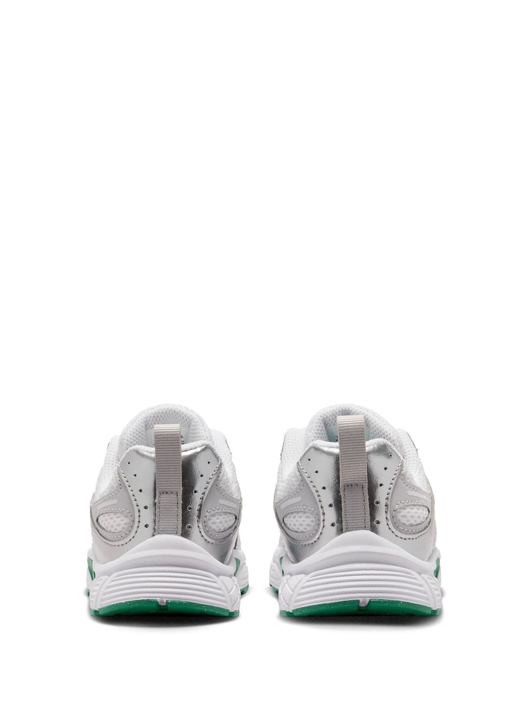 Nike White Junior V5 Runner Trainers image 4