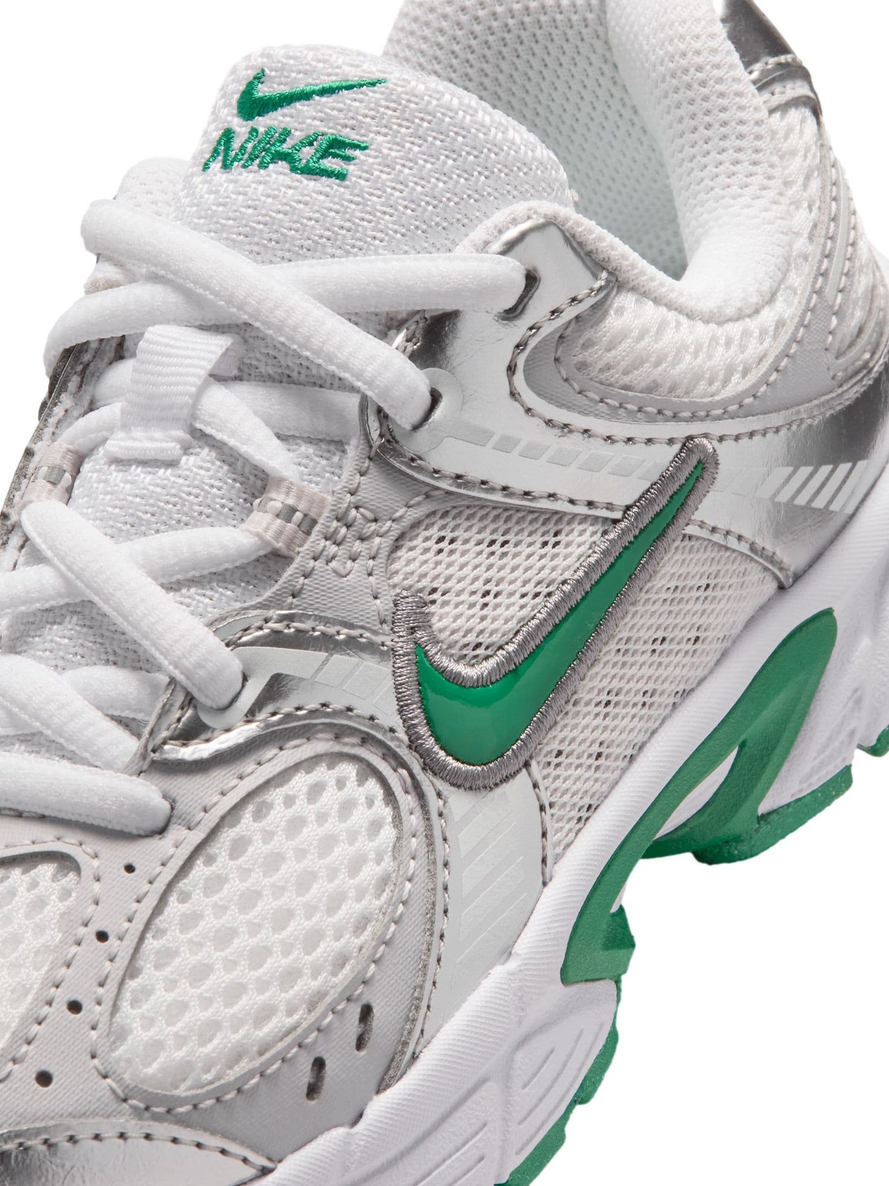 Nike White Junior V5 Runner Trainers image 8