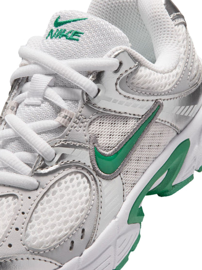 Nike White Junior V5 Runner Trainers image 8