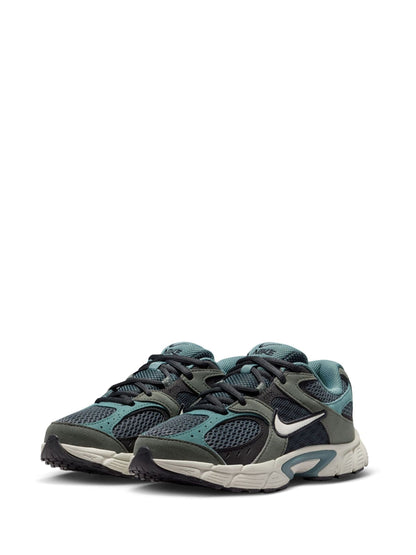Nike Grey Green Youth V5 Runner Trainers image 2