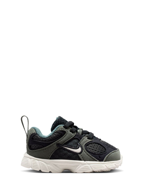 Nike Black/Green Spruce Infant V5 Runner Suede Trainers image 1