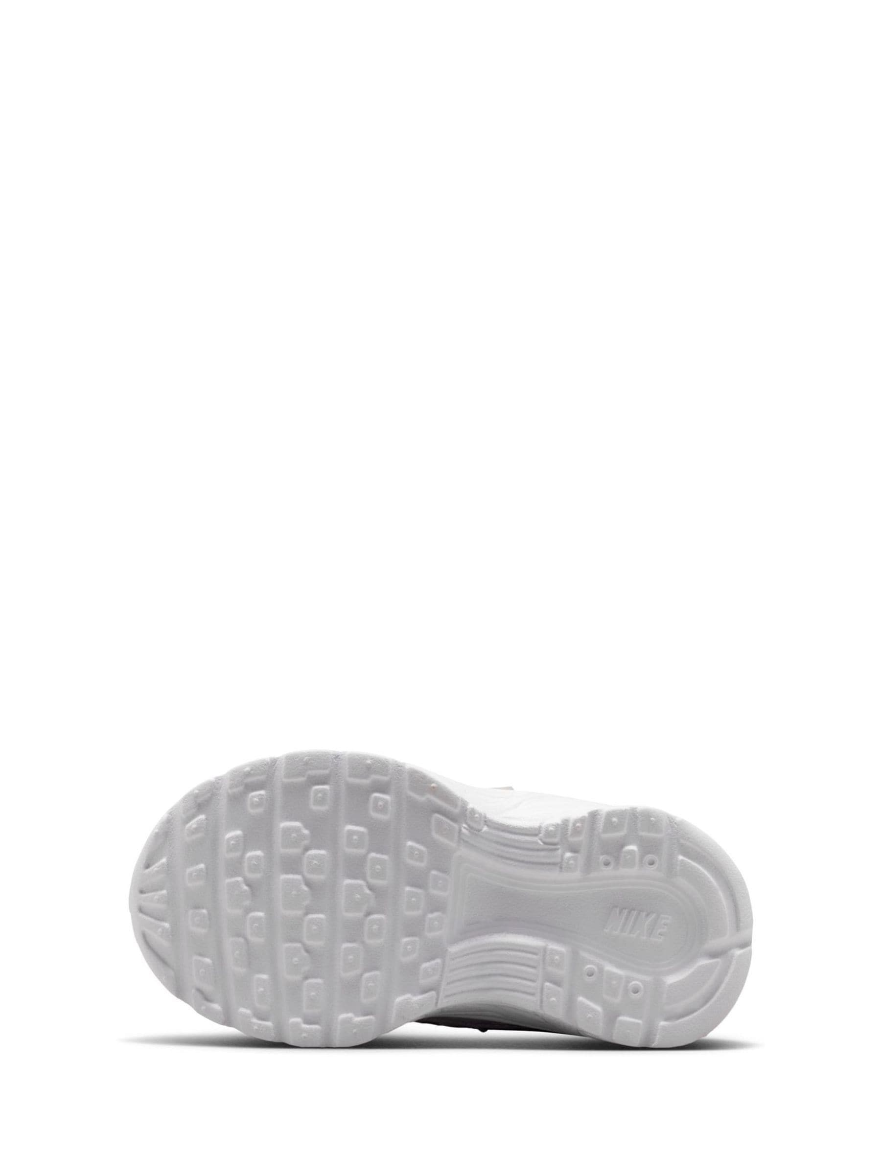 Nike Black Infant P6000 Trainers image 5