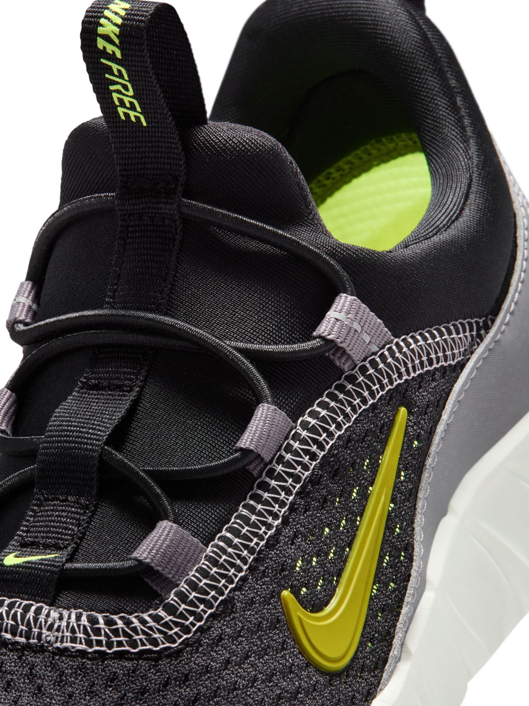 Nike Black/Green Junior Free Ride Trainers image 6