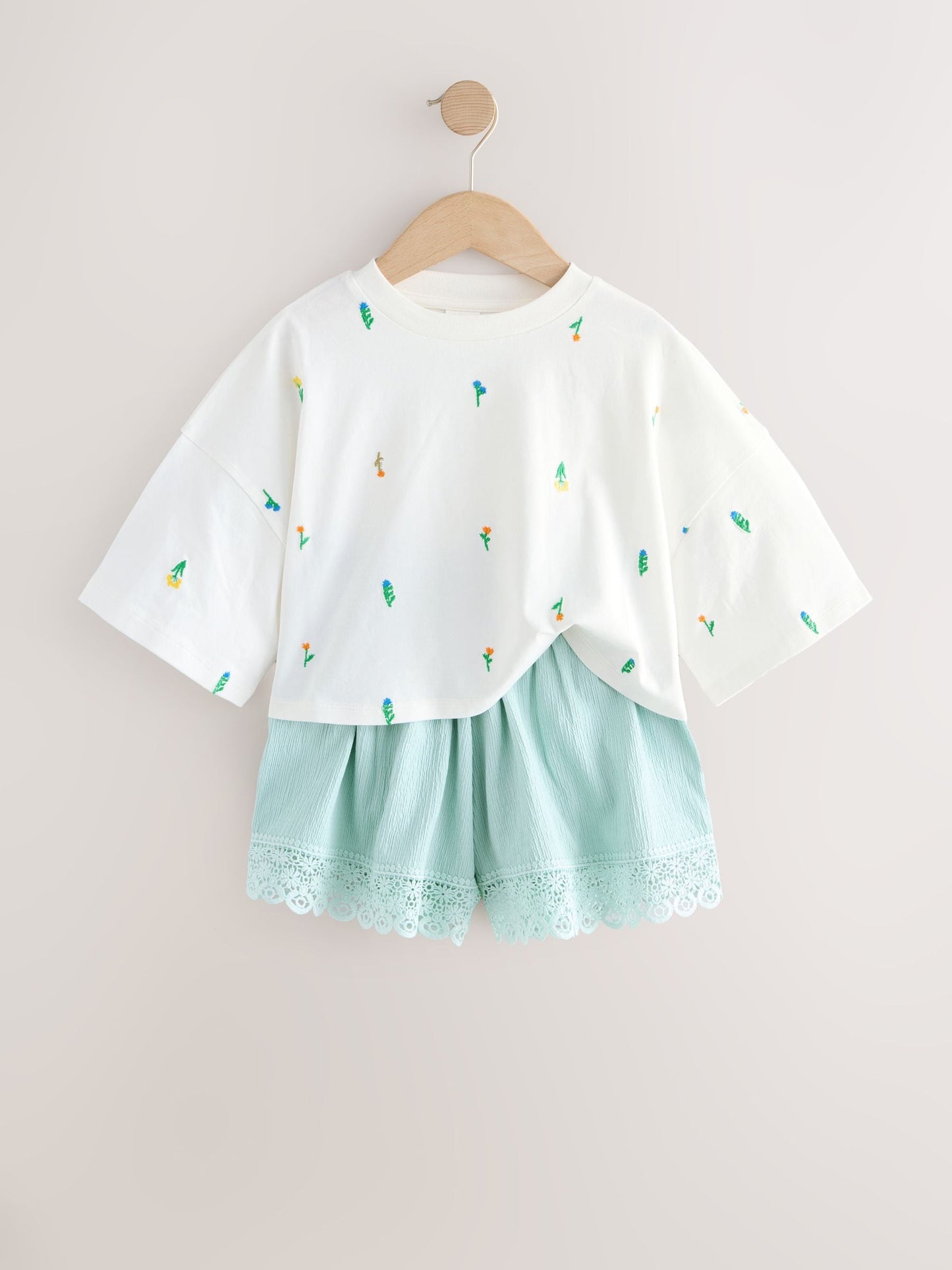Dsiney Kidz - White Floral/Blue T-Shirt and Textured Shorts Set (3-16yrs) image 7