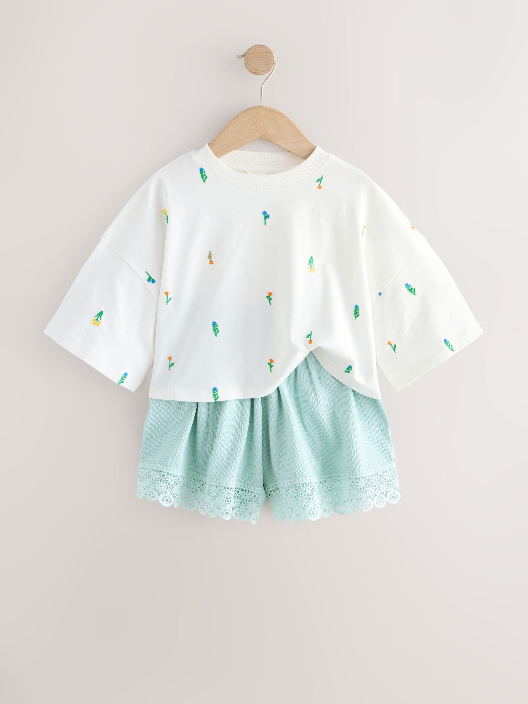 Dsiney Kidz - White Floral/Blue T-Shirt and Textured Shorts Set (3-16yrs) image 7