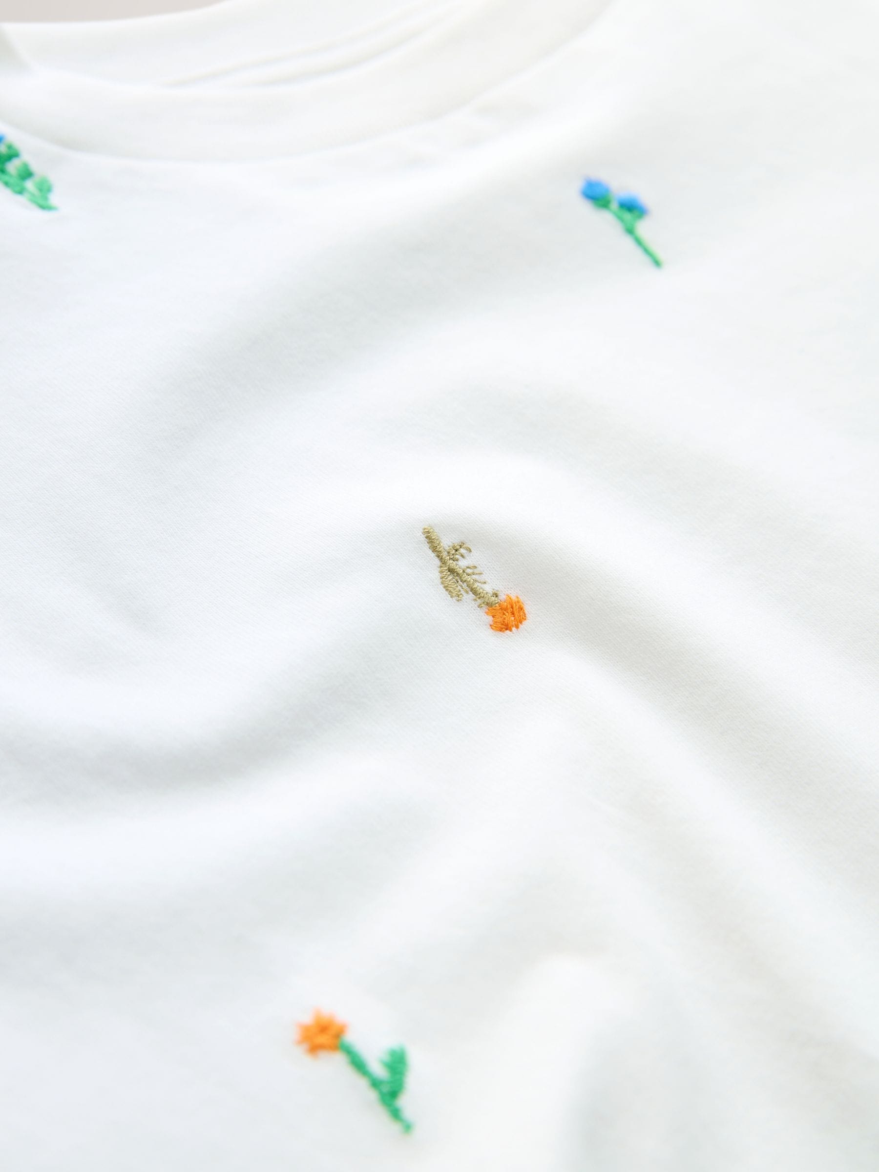 Dsiney Kidz - White Floral/Blue T-Shirt and Textured Shorts Set (3-16yrs) image 8