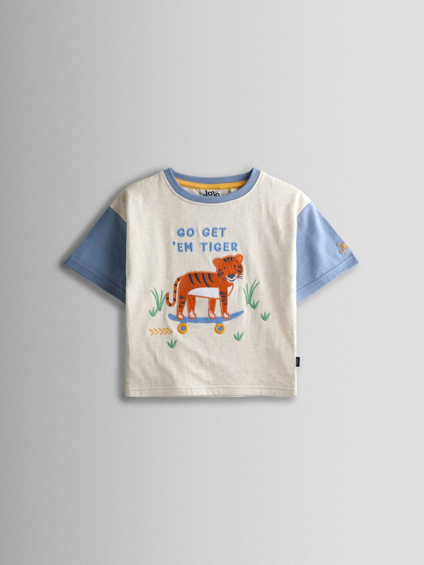 JoJo Maman Bébé Oatmeal Tiger Character Appliqué T-Shirt image 1