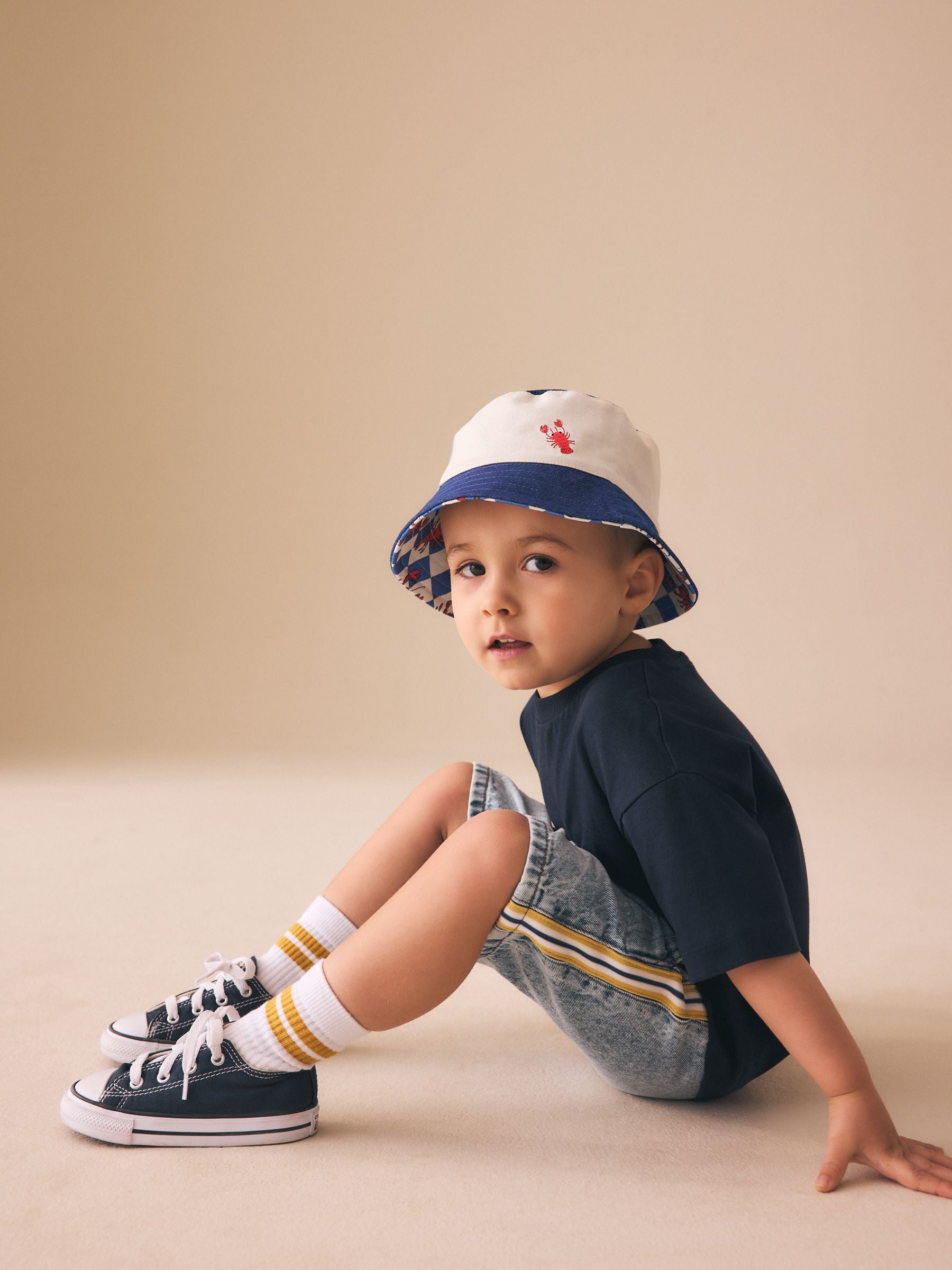 Red/White/Blue Lobster Reversible Bucket Hat (3mths-16yrs) image 2