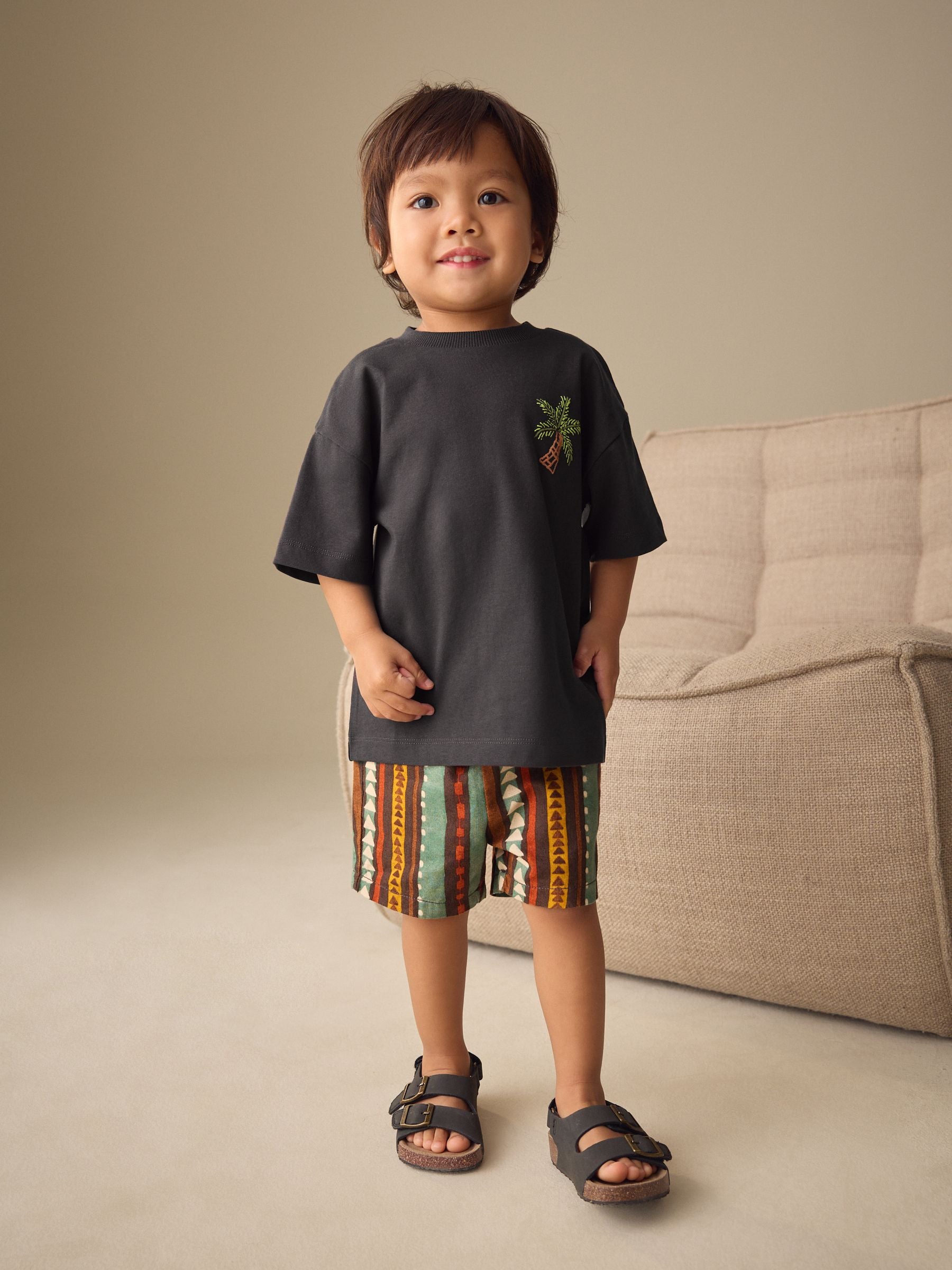 Charcoal Grey Printed Short Sleeve T-Shirt & Linen Blend Shorts Set (3mths-7yrs) image 2