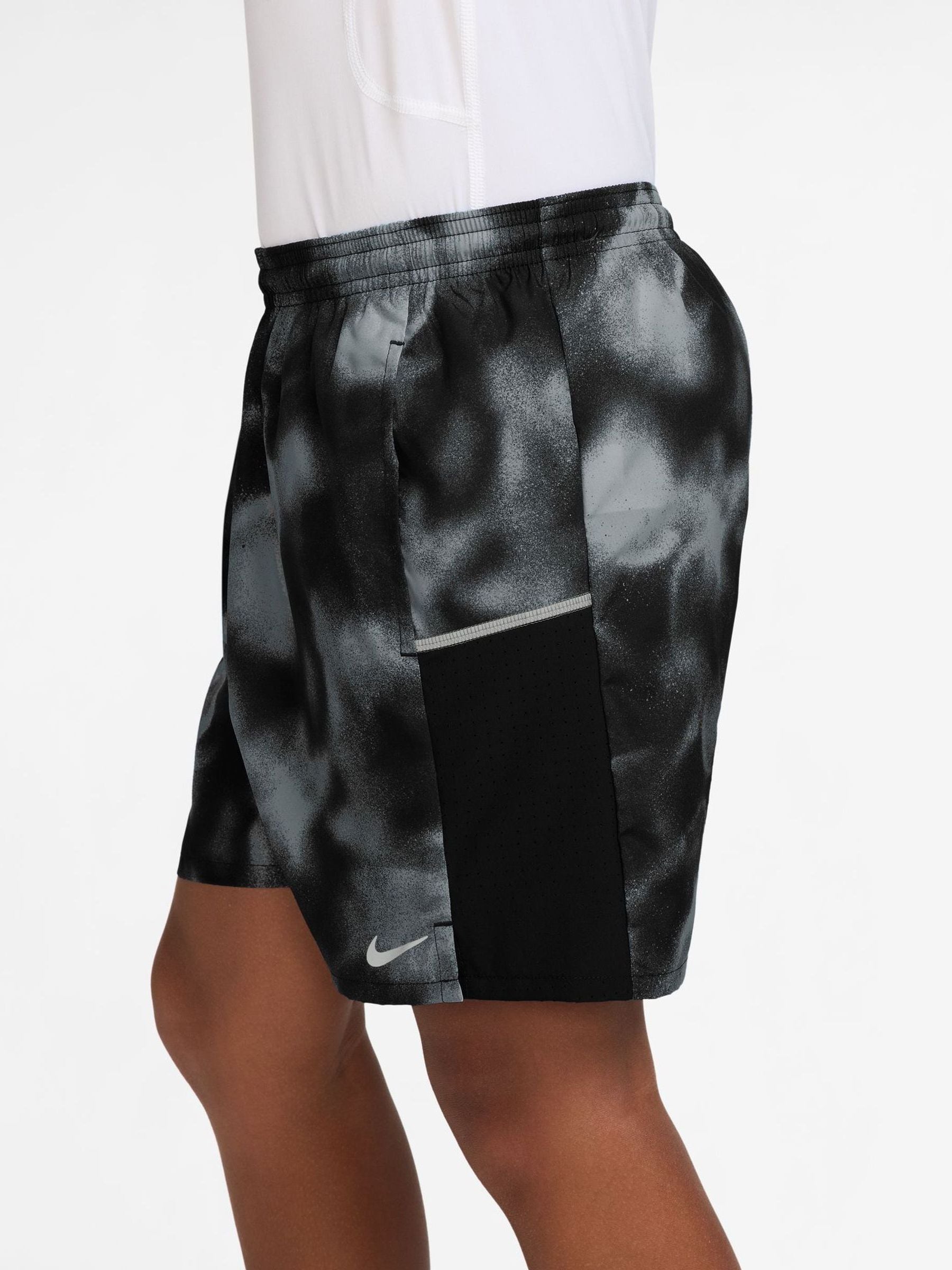 Dsiney Kidz - Nike Black Dri-FIT Miler Printed Shorts image 3