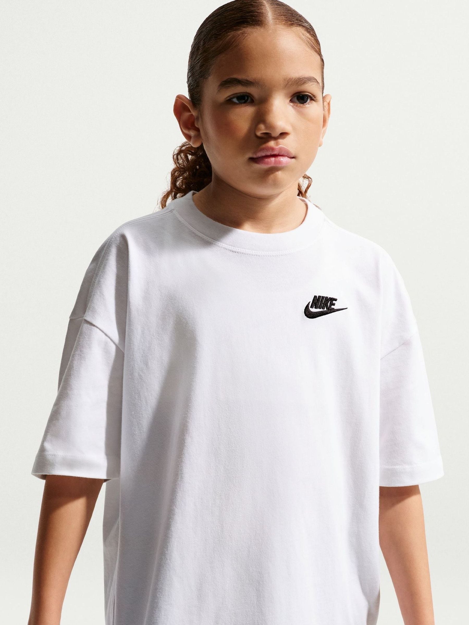 Dsiney Kidz - Nike White Oversized Futura T-Shirt image 3