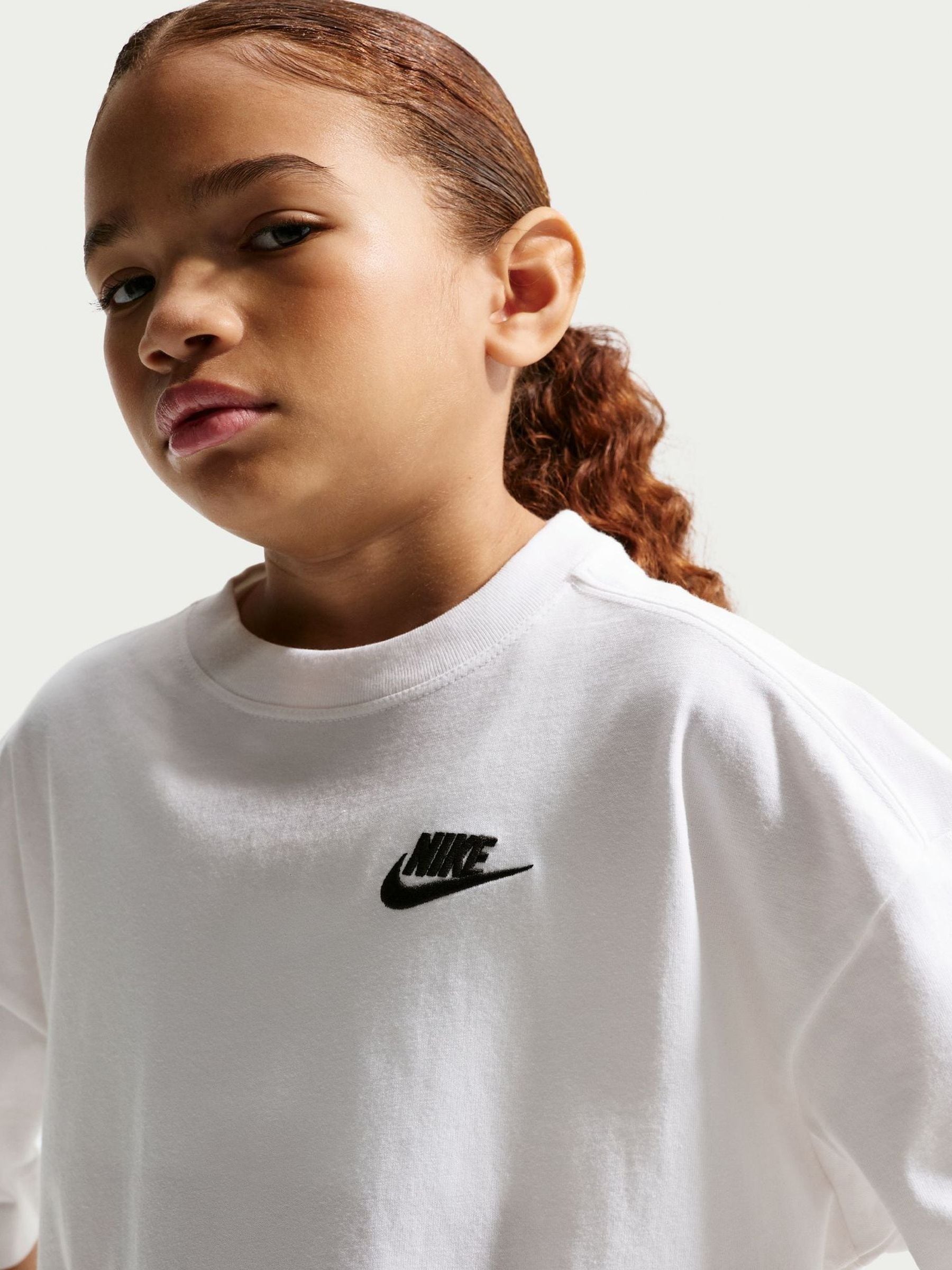 Dsiney Kidz - Nike White Oversized Futura T-Shirt image 5