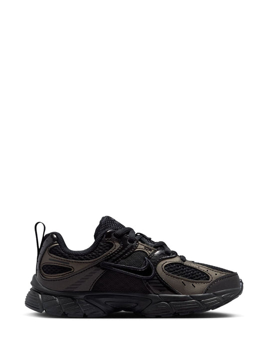 Nike Black Junior V5 Runner Trainers image 1