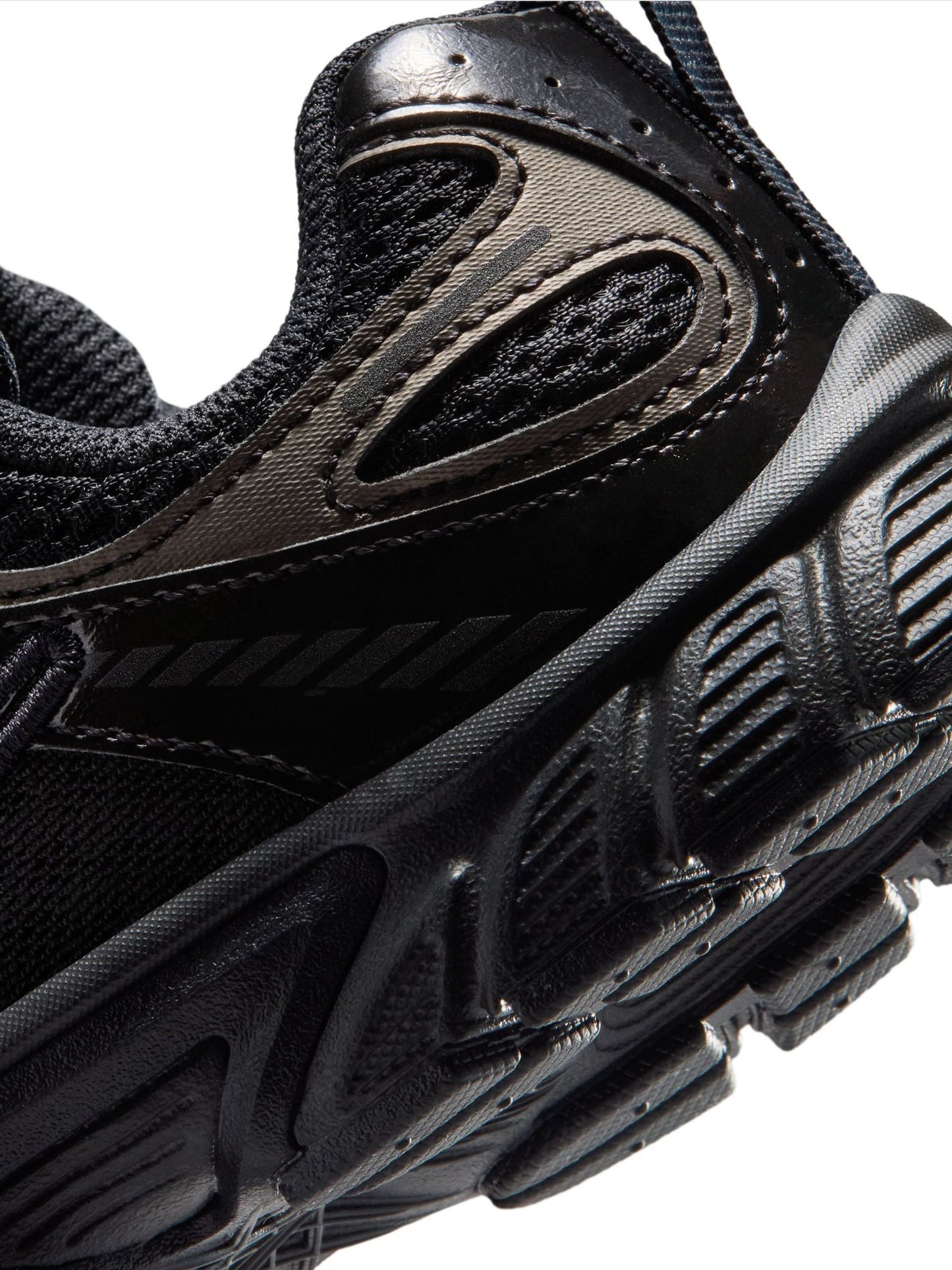 Nike Black Junior V5 Runner Trainers image 6