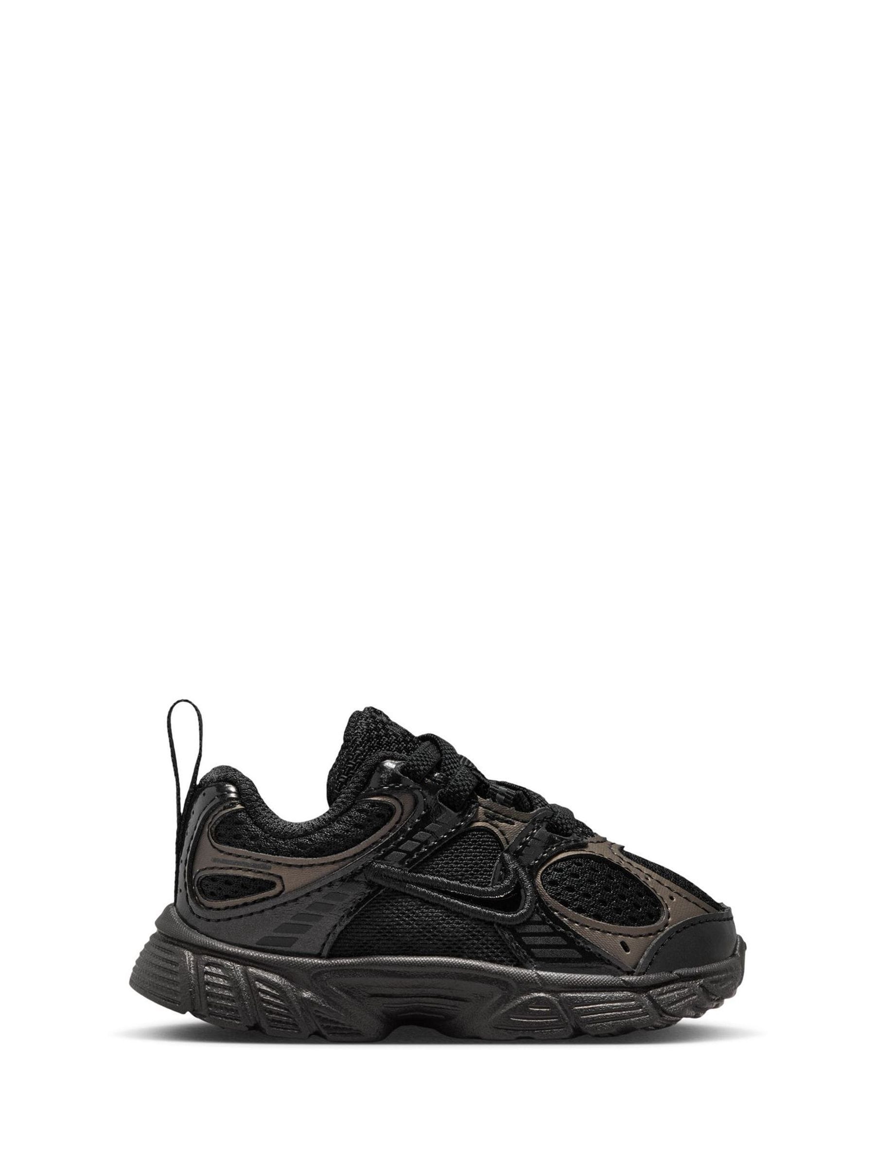 Nike Black Infant V5 Runner Trainers image 1
