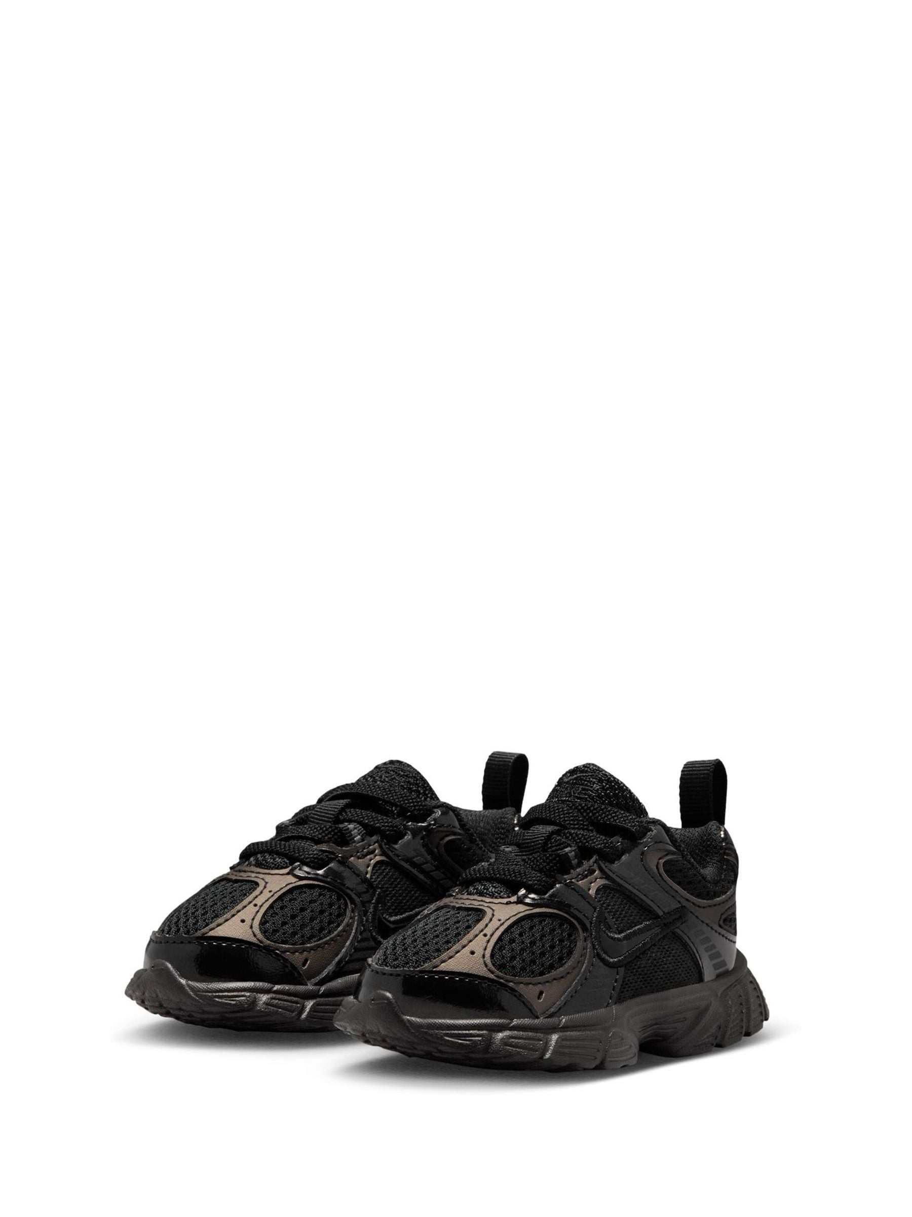 Nike Black Infant V5 Runner Trainers image 2