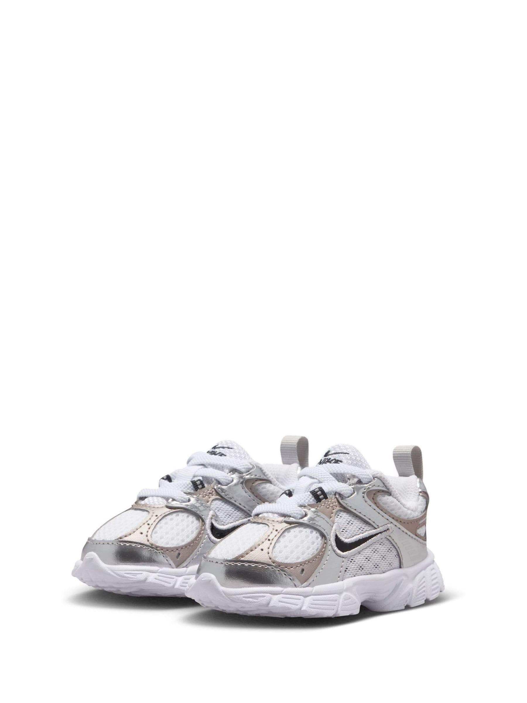Nike White/Black Infant V5 Runner Trainers image 3
