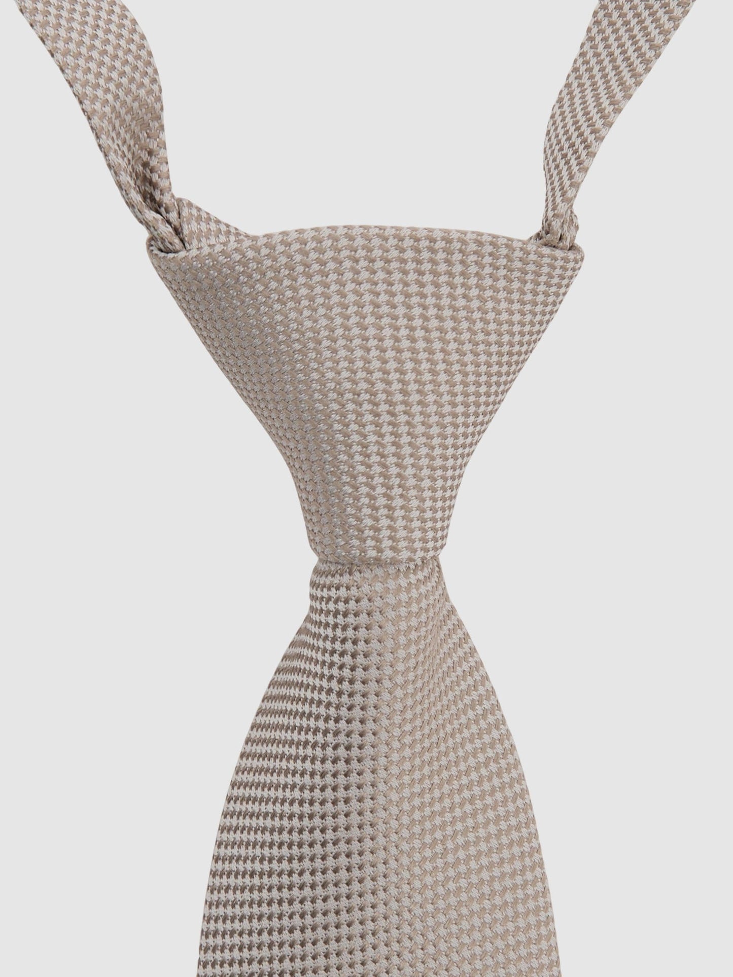 Reiss Champagne Ceremony 9-13 yrs Boys Silk Textured Tie image 1