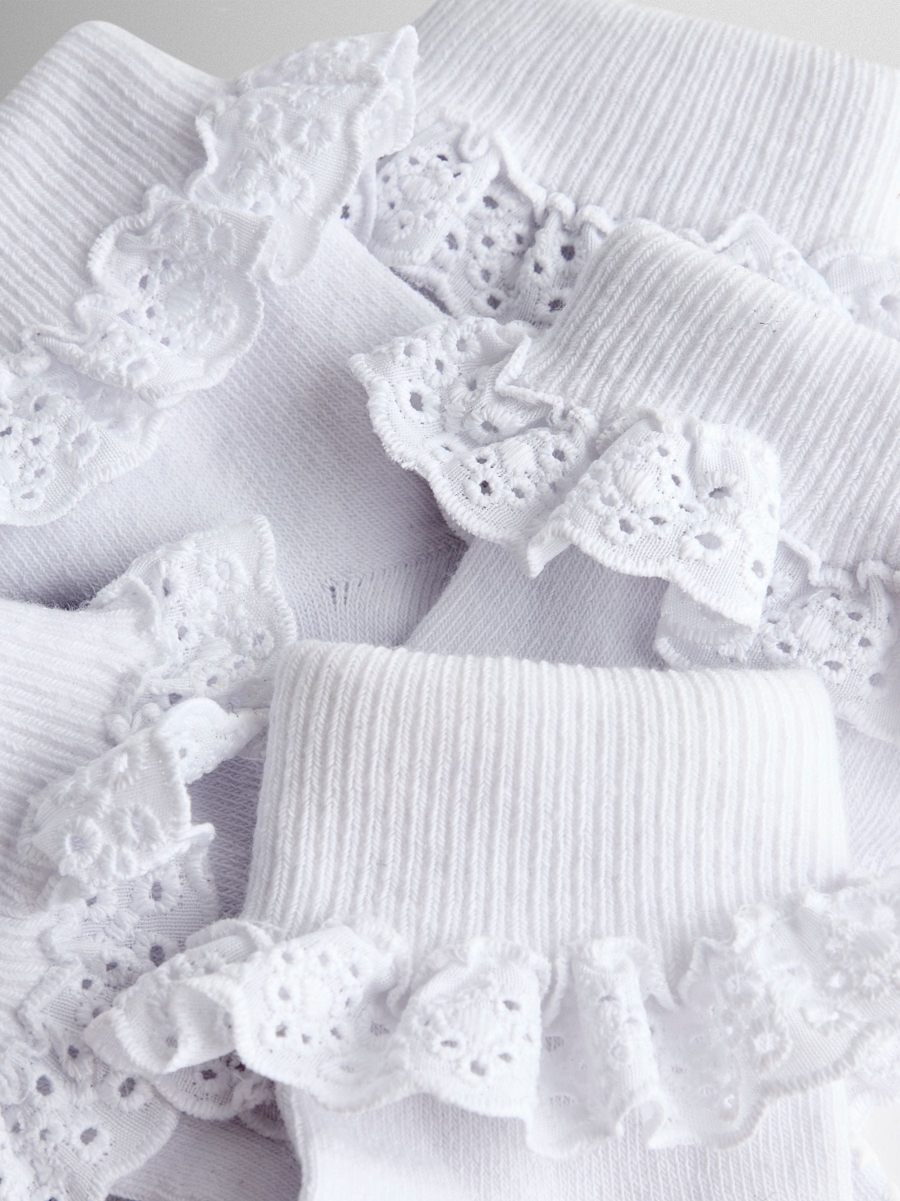 JoJo Maman Bébé Pure White 5-Pack Frill Socks image 4