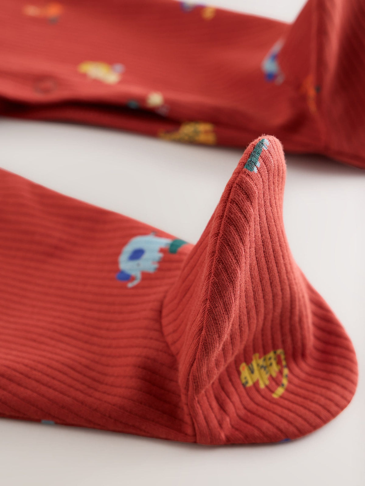 Red White Character Sleepsuits 4 Pack (0mths-2yrs) - image 9