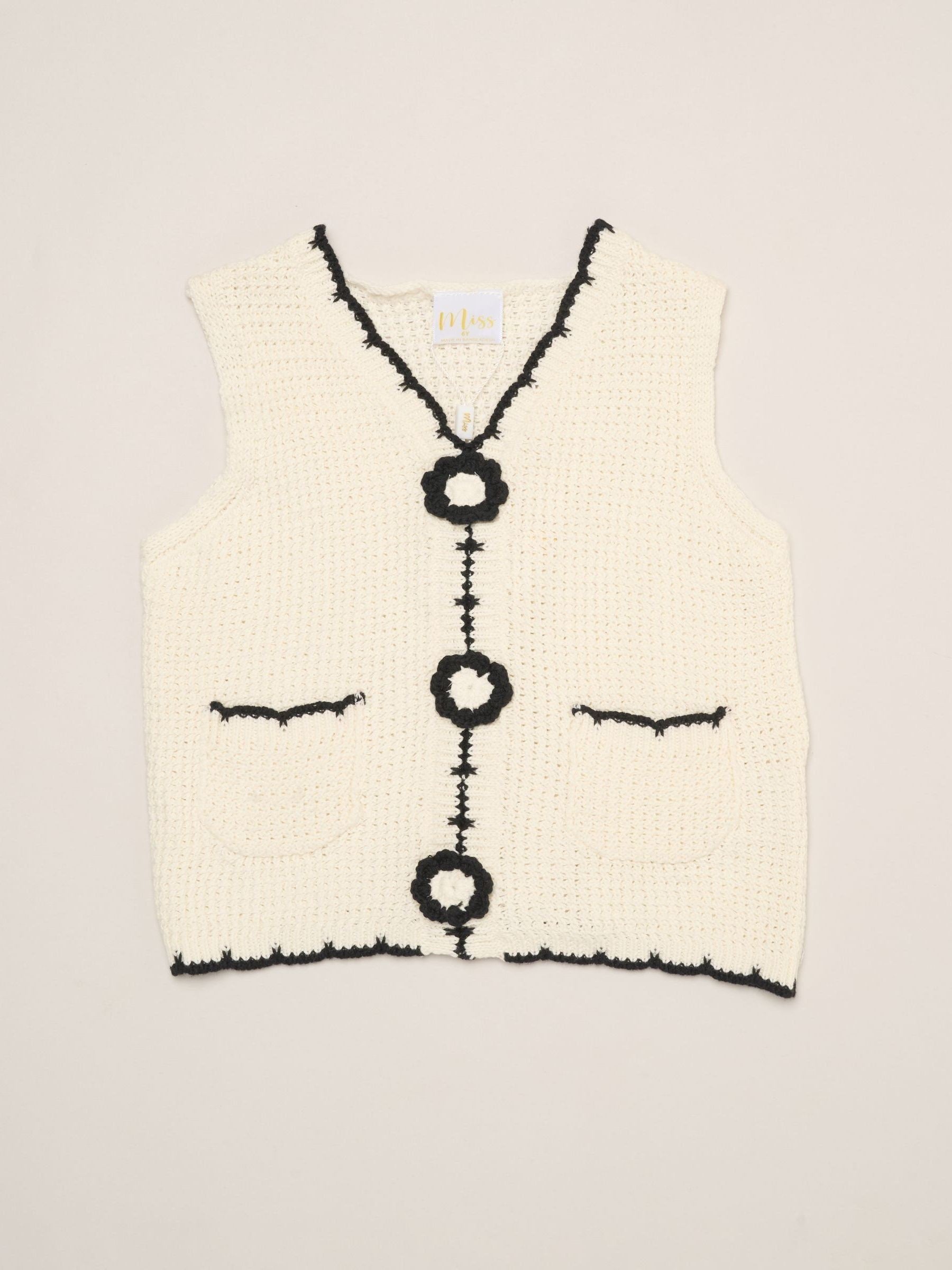 Miss White Retro Crochet Set With Vest Top, Shorts & Bag 3 Piece image 3